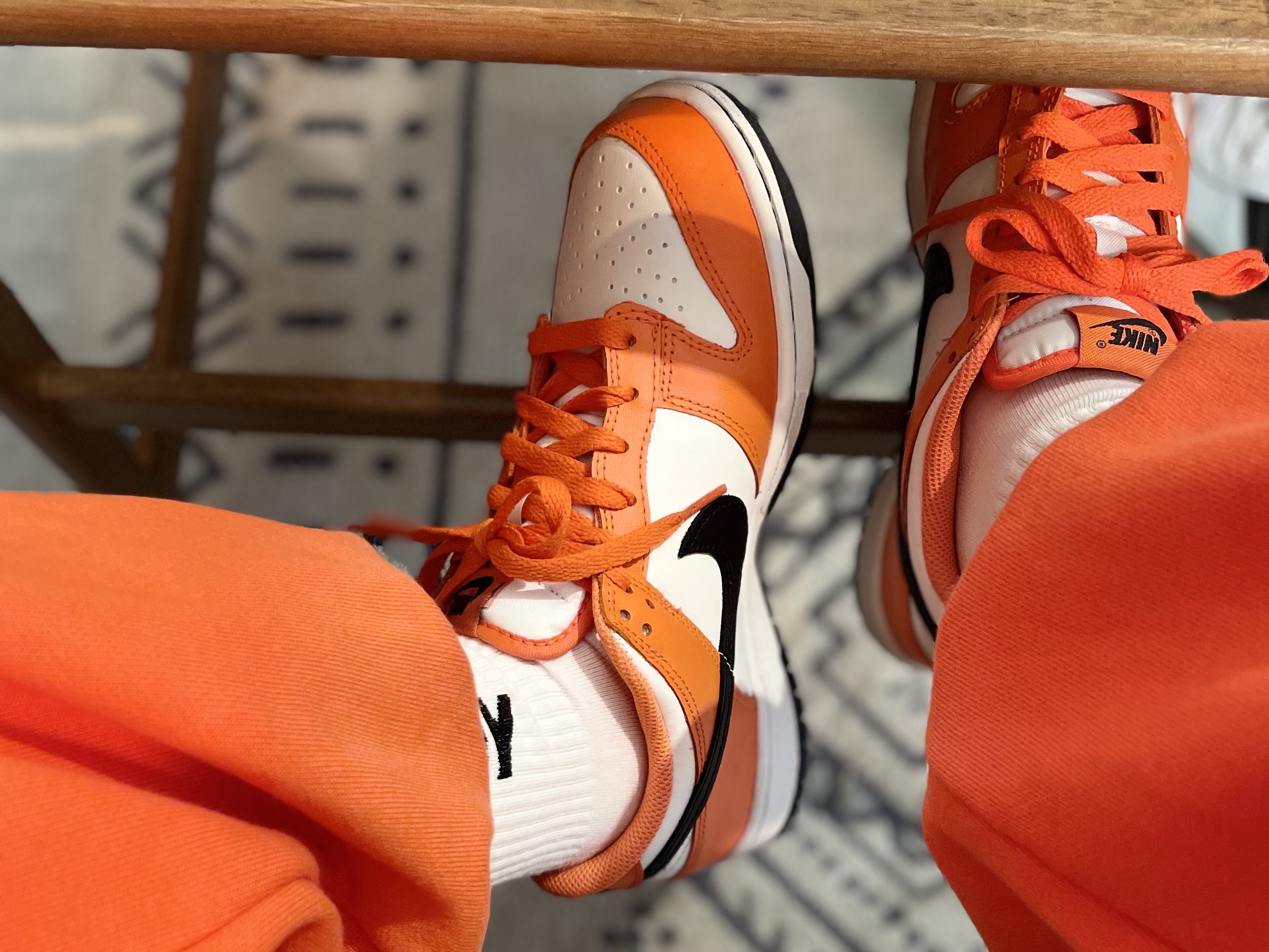 (GS) Nike Dunk Low Safety Orange 착용 스타일