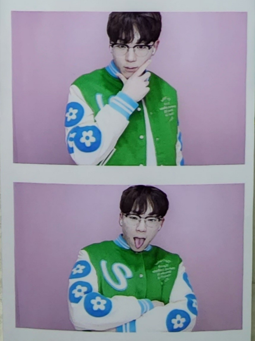 Vandy The Pink Lemonade Varsity Jacket 착용 스타일 - 1