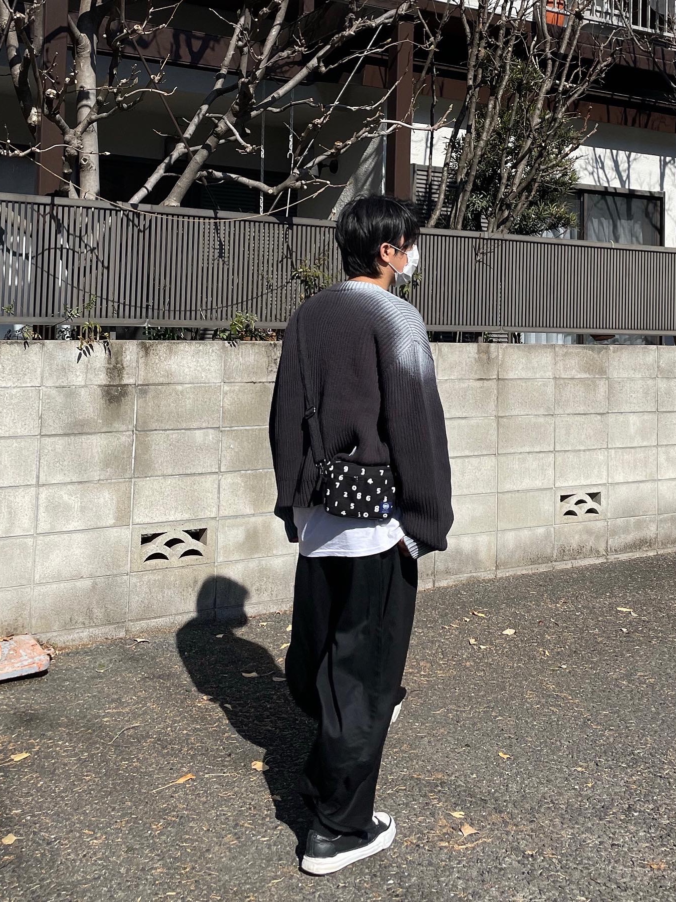 Maison Mihara Yasuhiro Peterson OG Sole PL Leather Low-top Sneakers Black 착용 스타일 - 2