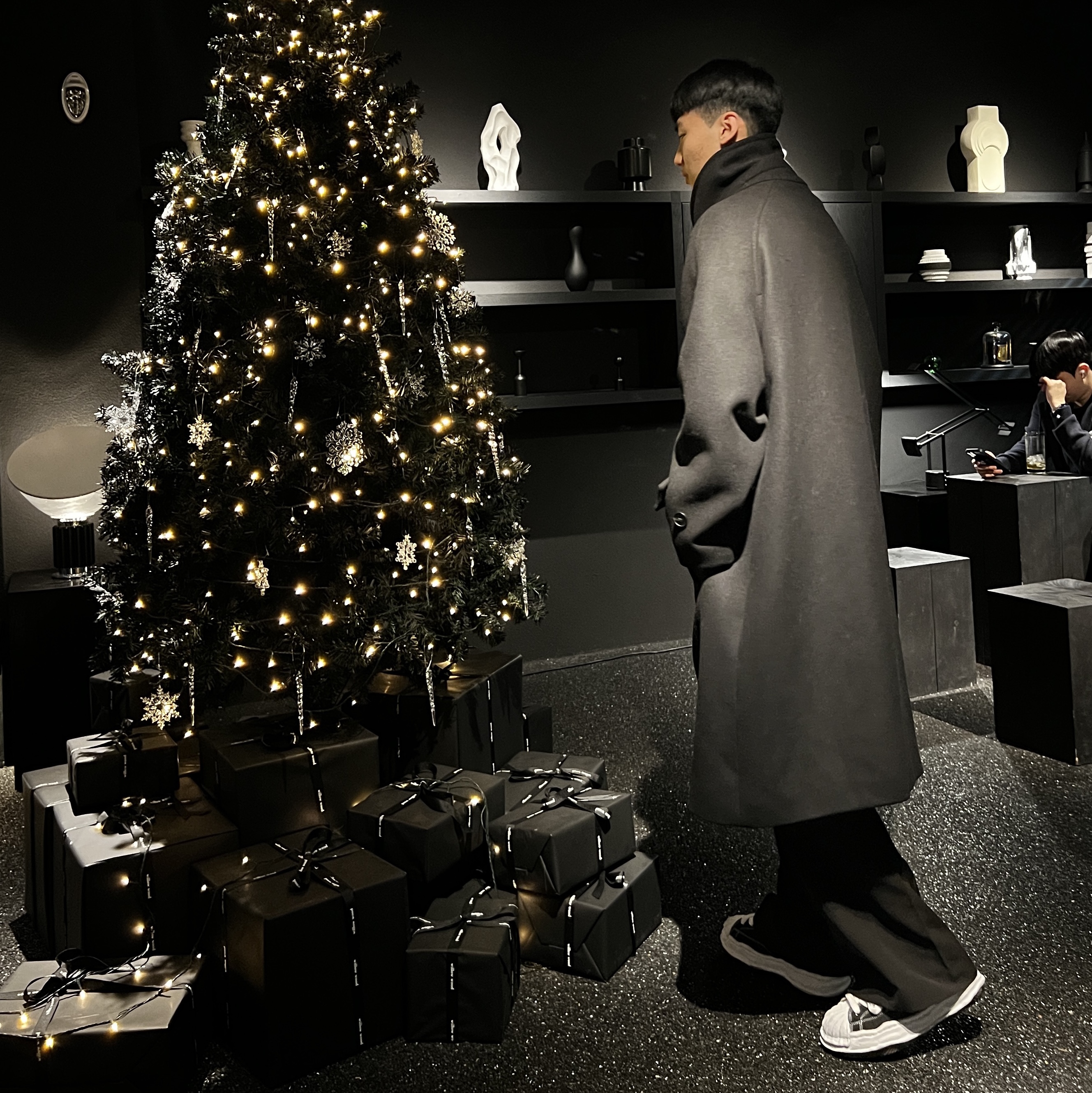 Maison Mihara Yasuhiro Blakey OG Sole Canvas Low-top Sneakers Black White, Undermycar Majanne Multi Button Oversized Wool Coat Black Oyster - 21FW 착용 스타일