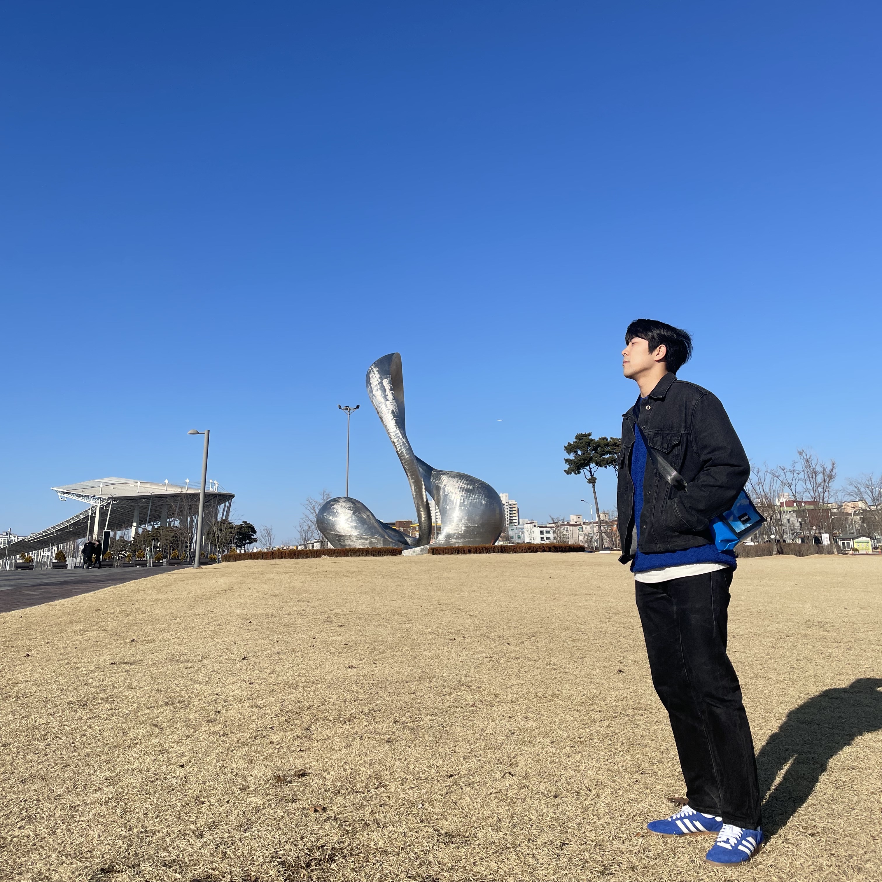 Adidas Samba OG Royal Blue 착용 스타일 - 2