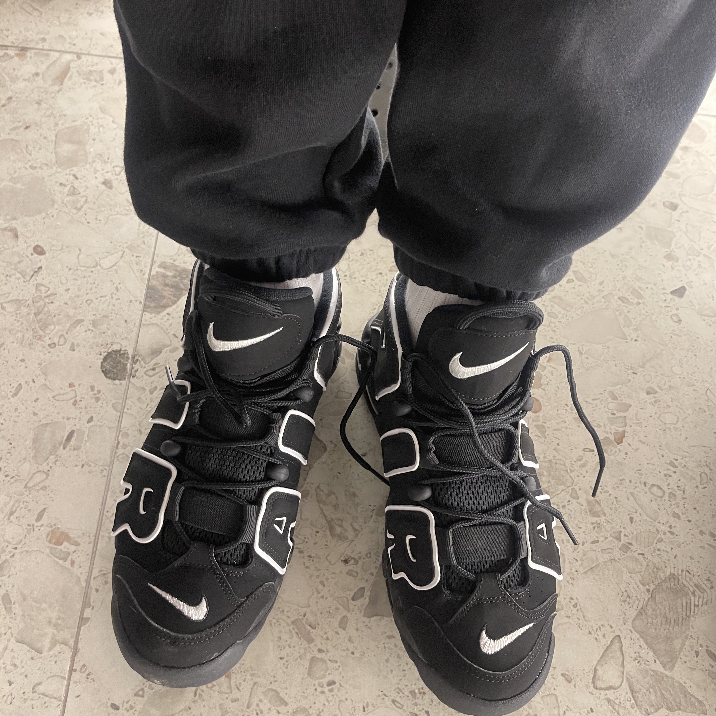 Nike Air More Uptempo Black White 2020 착용 스타일