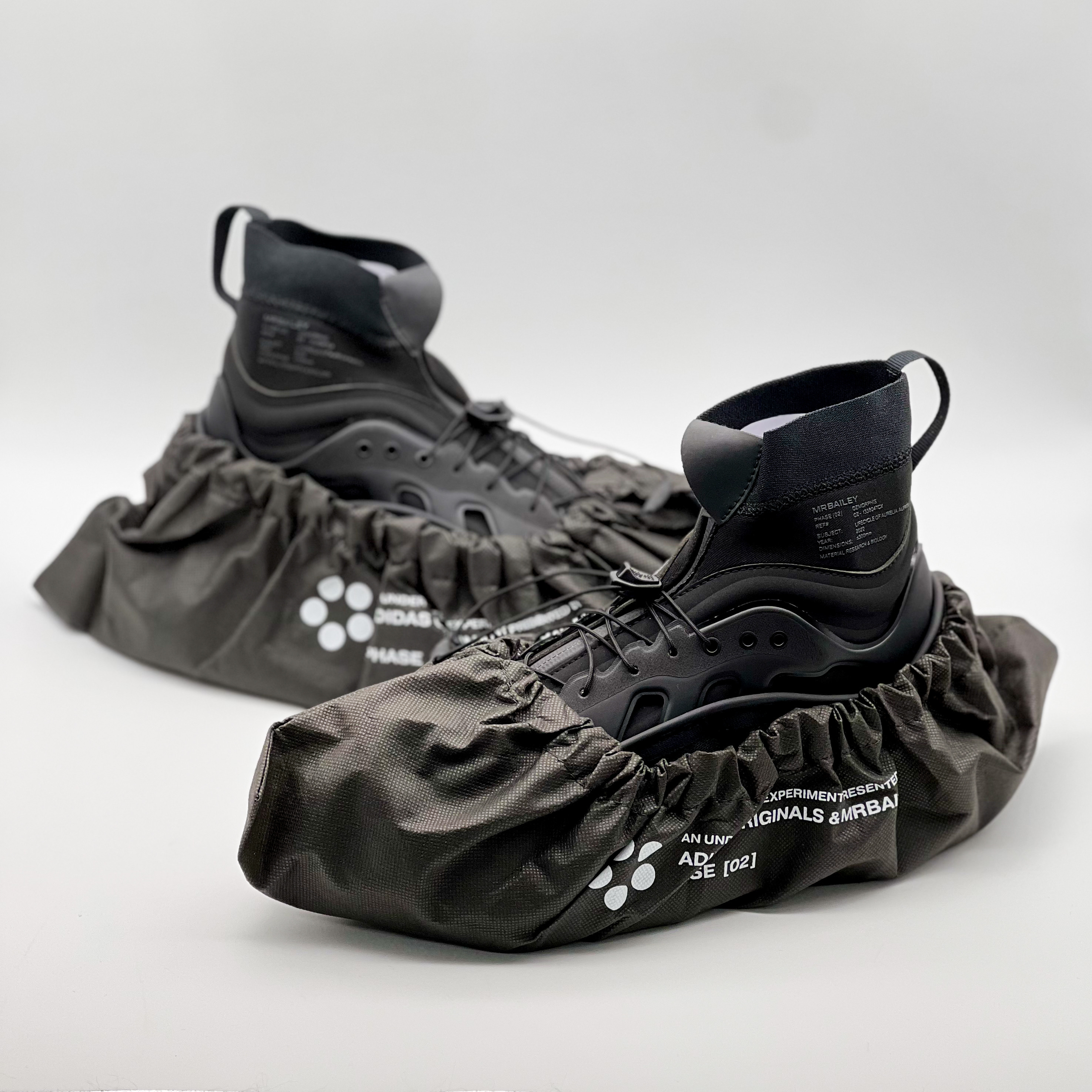 Adidas x Mr. Baeley Ozmorphis Core Black Grey Six 착용 스타일 - 2