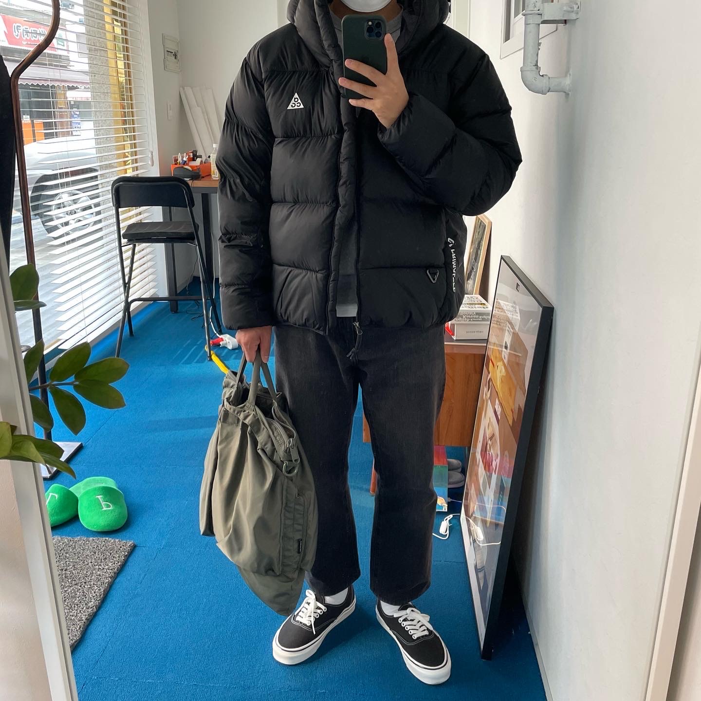 Nike ACG Therma-Fit ADV Lunar Lake Puffer Jacket Black - Asia, Vans Authentic 44 DX Anaheim Factory Black 착용 스타일