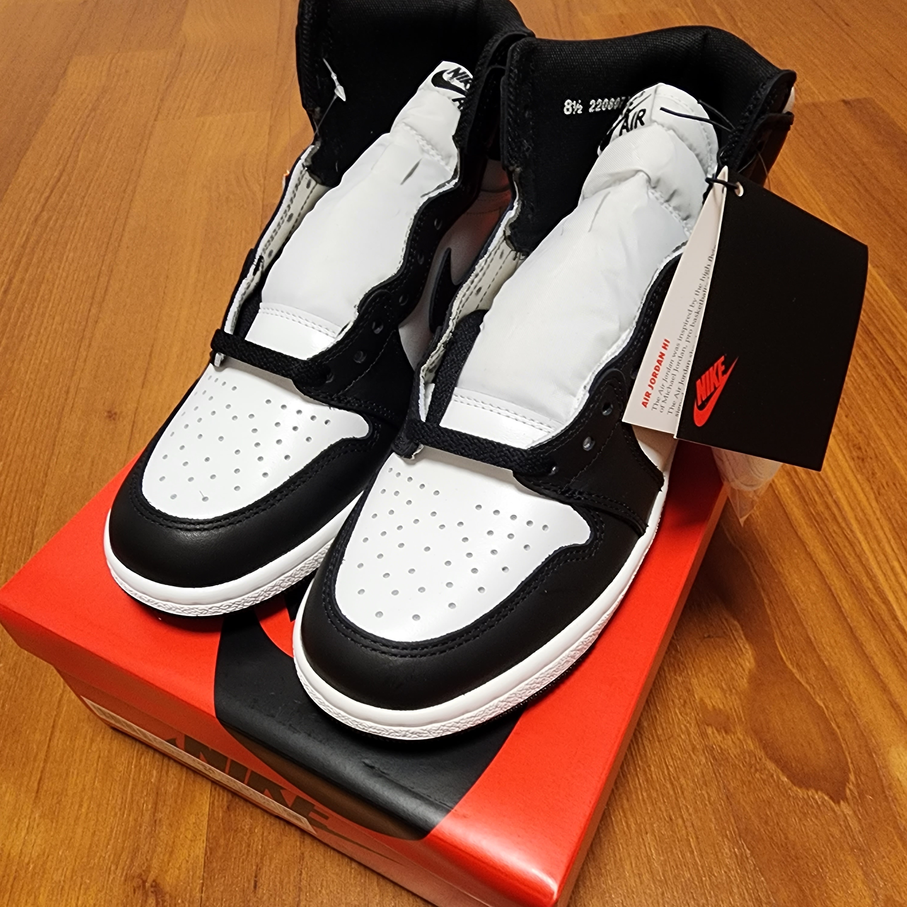 Jordan 1 High 85 Black White 착용 스타일 - 3