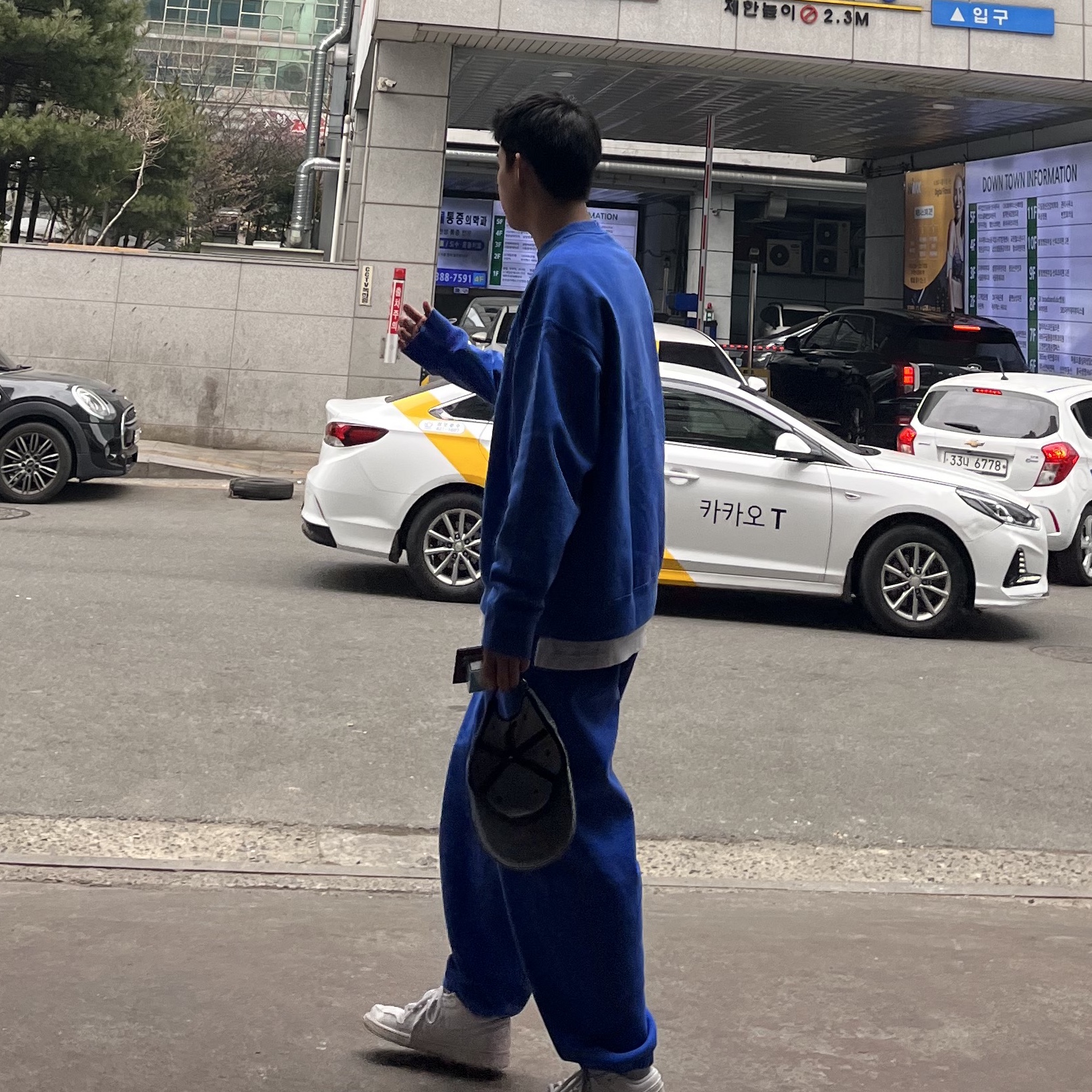 Nike x Stussy NRG Acid Washed Crewneck Game Royal (DR4024-480), Nike x Stussy NRG Acid Washed Fleece Pants Game Royal (DR4025-480) 착용 스타일 - 2