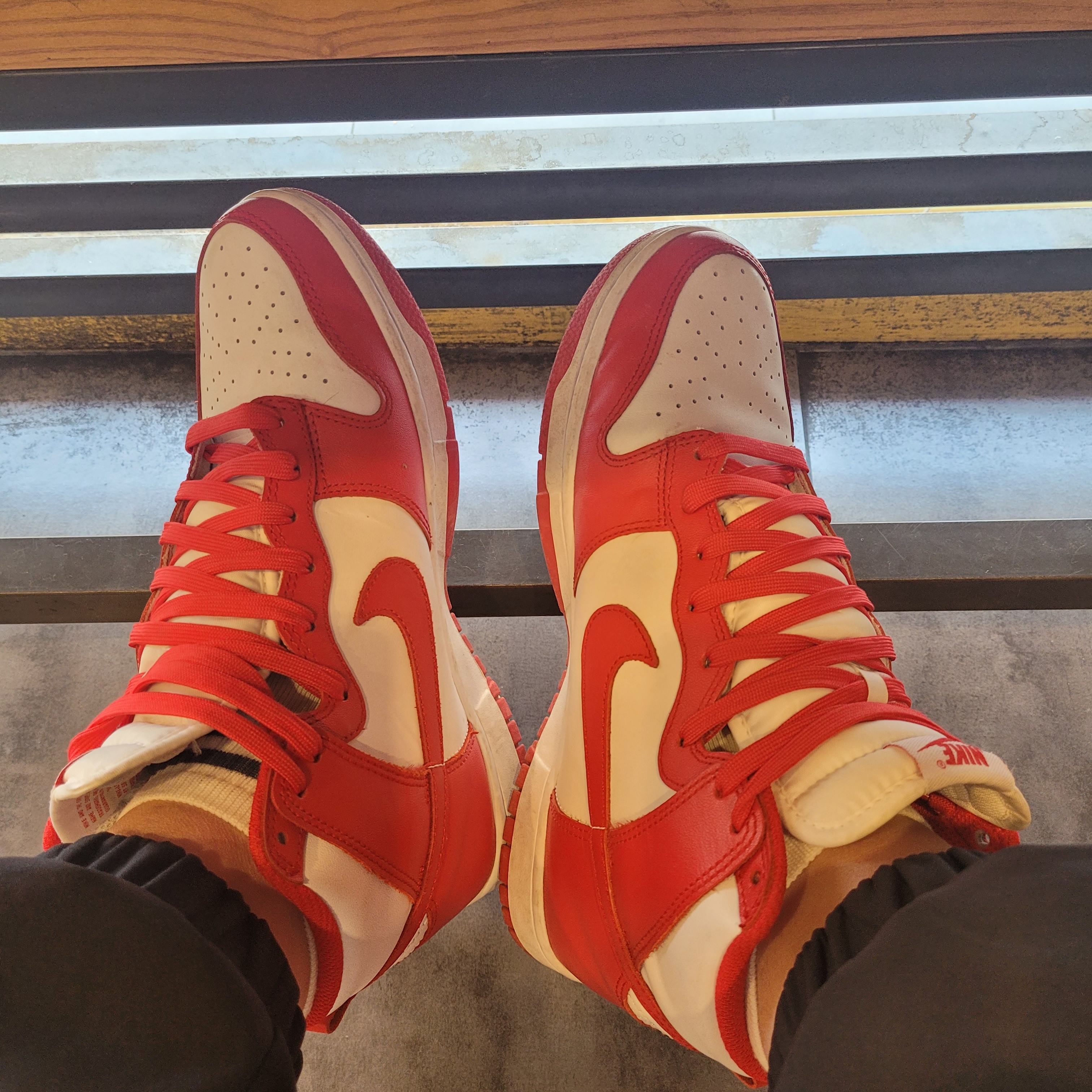 Nike Dunk High Retro Championship White and Red 착용 스타일