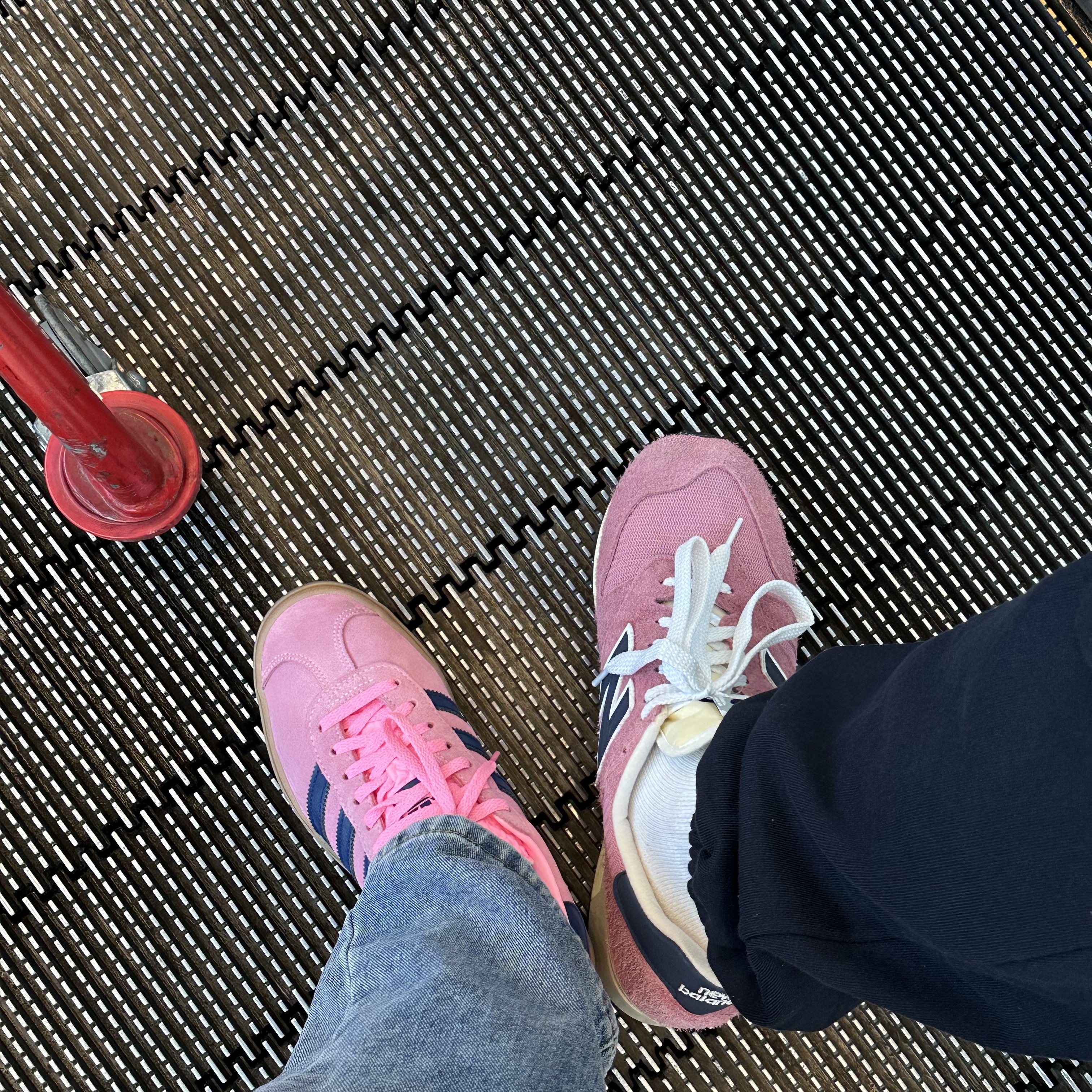 (W) Adidas Gazelle Bold Pink Glow Victory Blue 착용 스타일