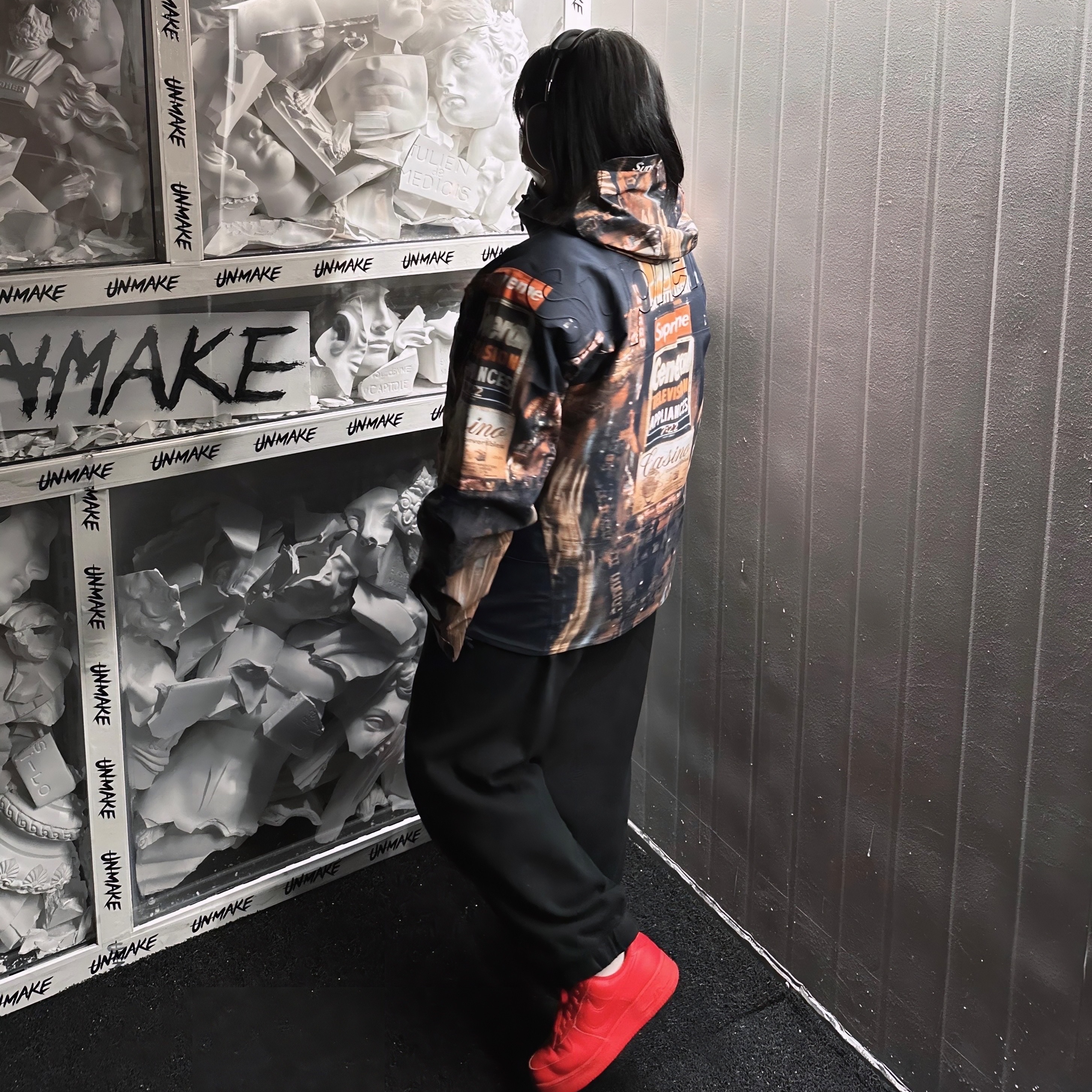 Supreme x The North Face Taped Seam Shell Jacket Times Square - 22FW, Apple AirPods Max Lightning Space Gray (Korean Ver.) 착용 스타일 - 2