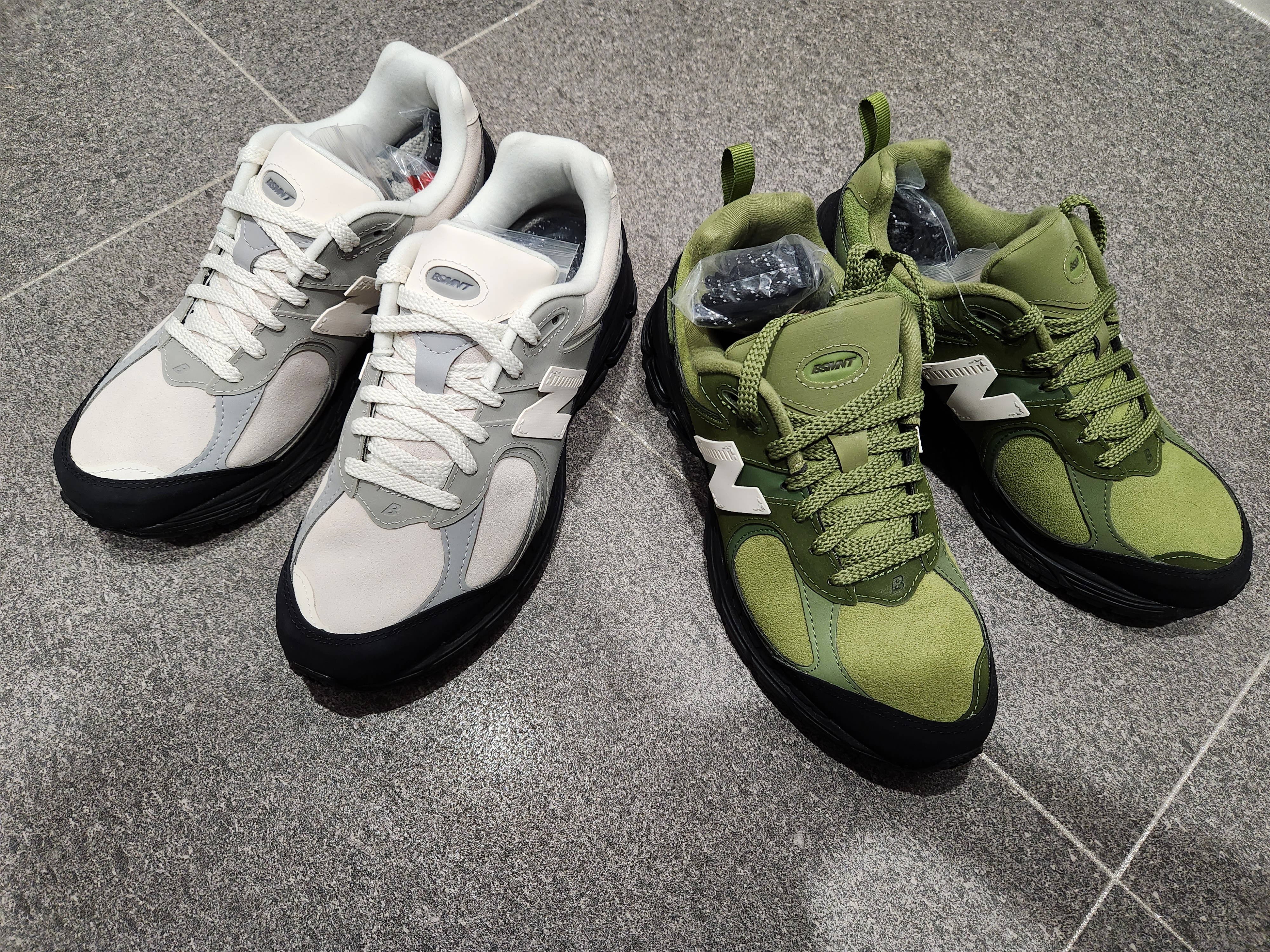 New Balance x The Basement 2002R Moss Green, New Balance x The Basement 2002R Stone Grey 착용 스타일