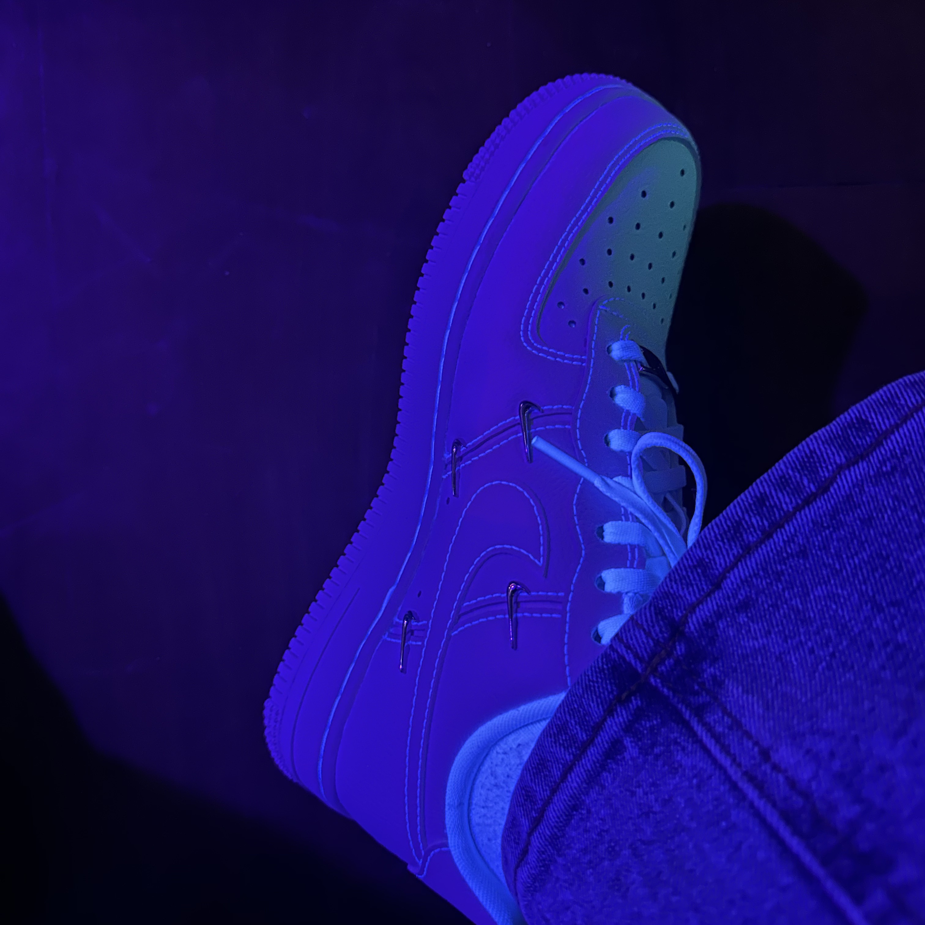 (W) Nike Air Force 1 Low '07 LX Chrome Luxe 착용 스타일