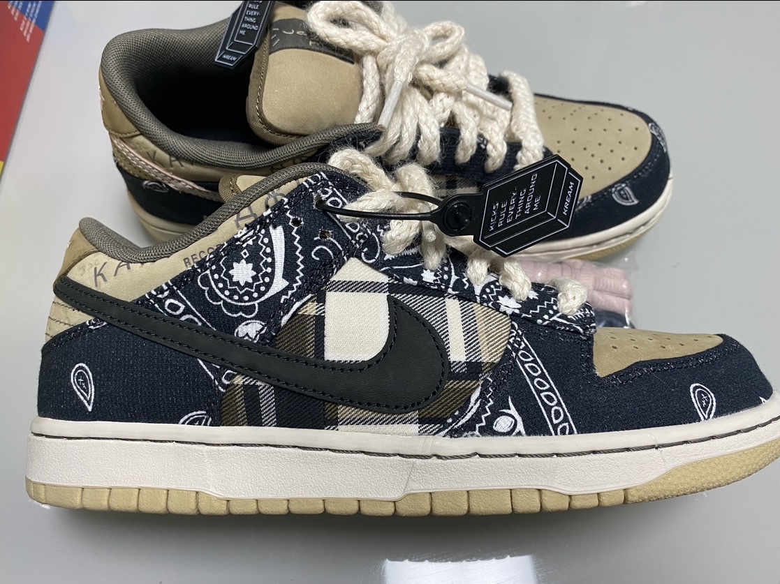 Nike x Travis Scott SB Dunk Low 착용 스타일