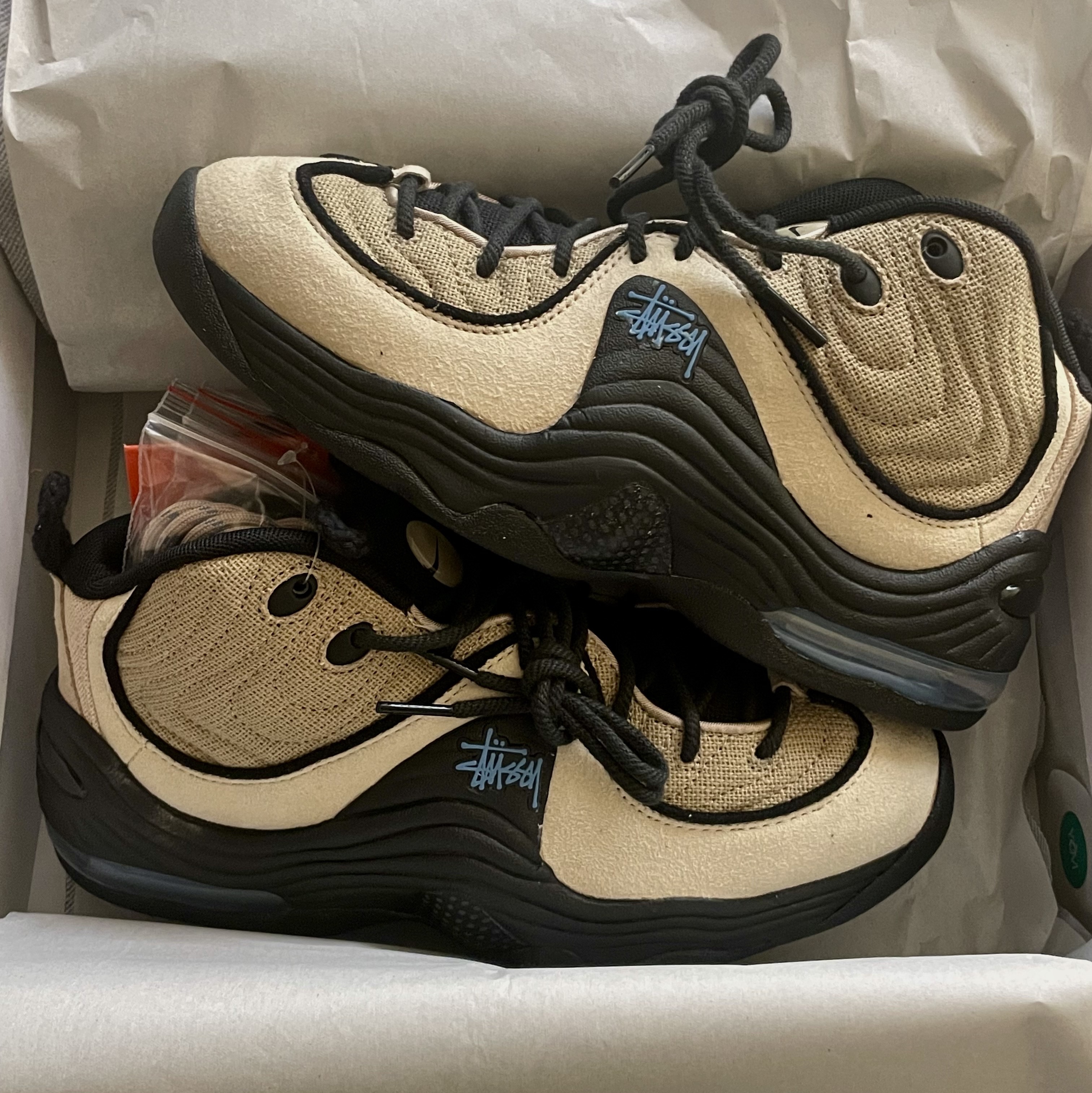 Nike x Stussy Air Penny II Rattan and Limestone, New Balance 992 Made in USA Grey - D Standard 착용 스타일 - 1