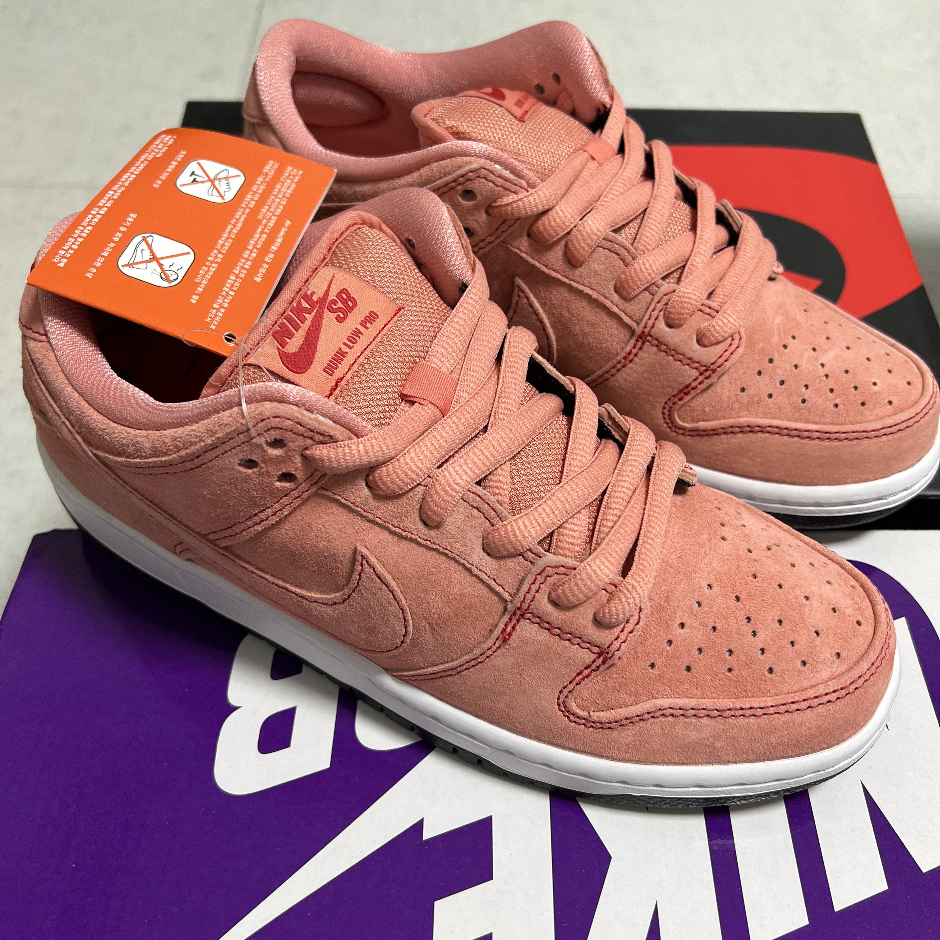 Nike SB Dunk Low Pro Pink Pig 착용 스타일 - 1