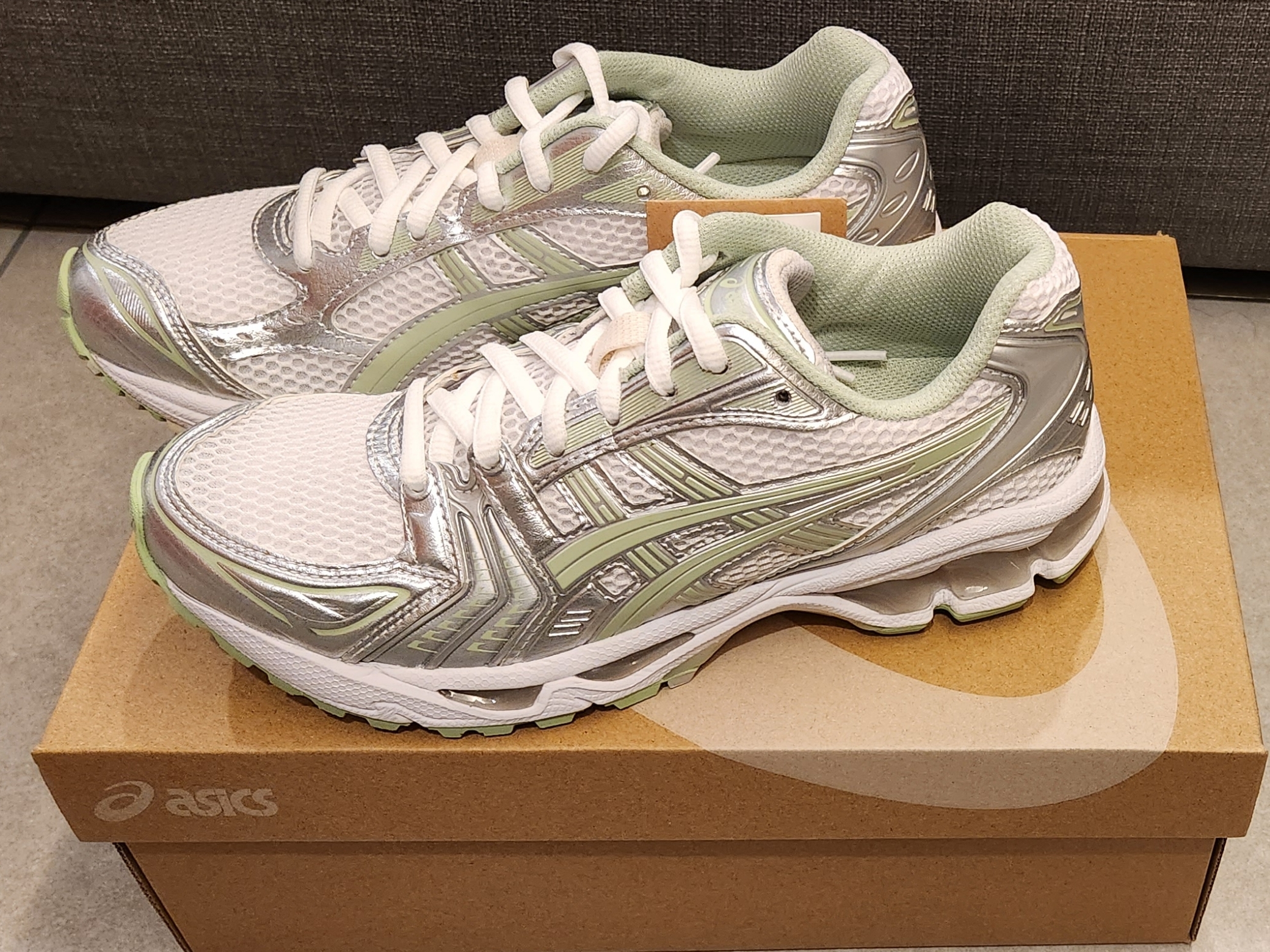 (W) Asics Gel-Kayano 14 White Jade 착용 스타일