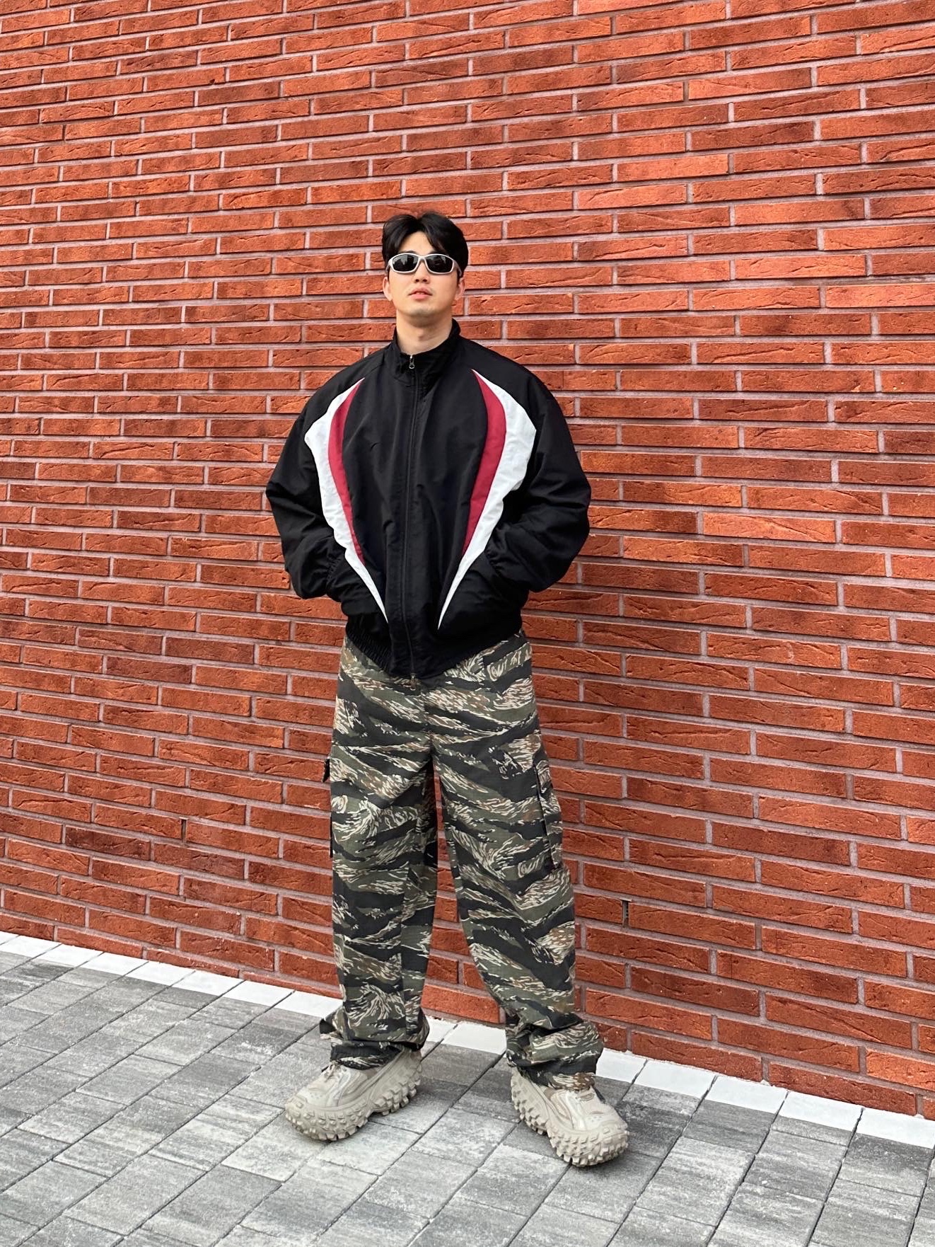 Balenciaga Defender Sneakers Beige 착용 스타일 - 3