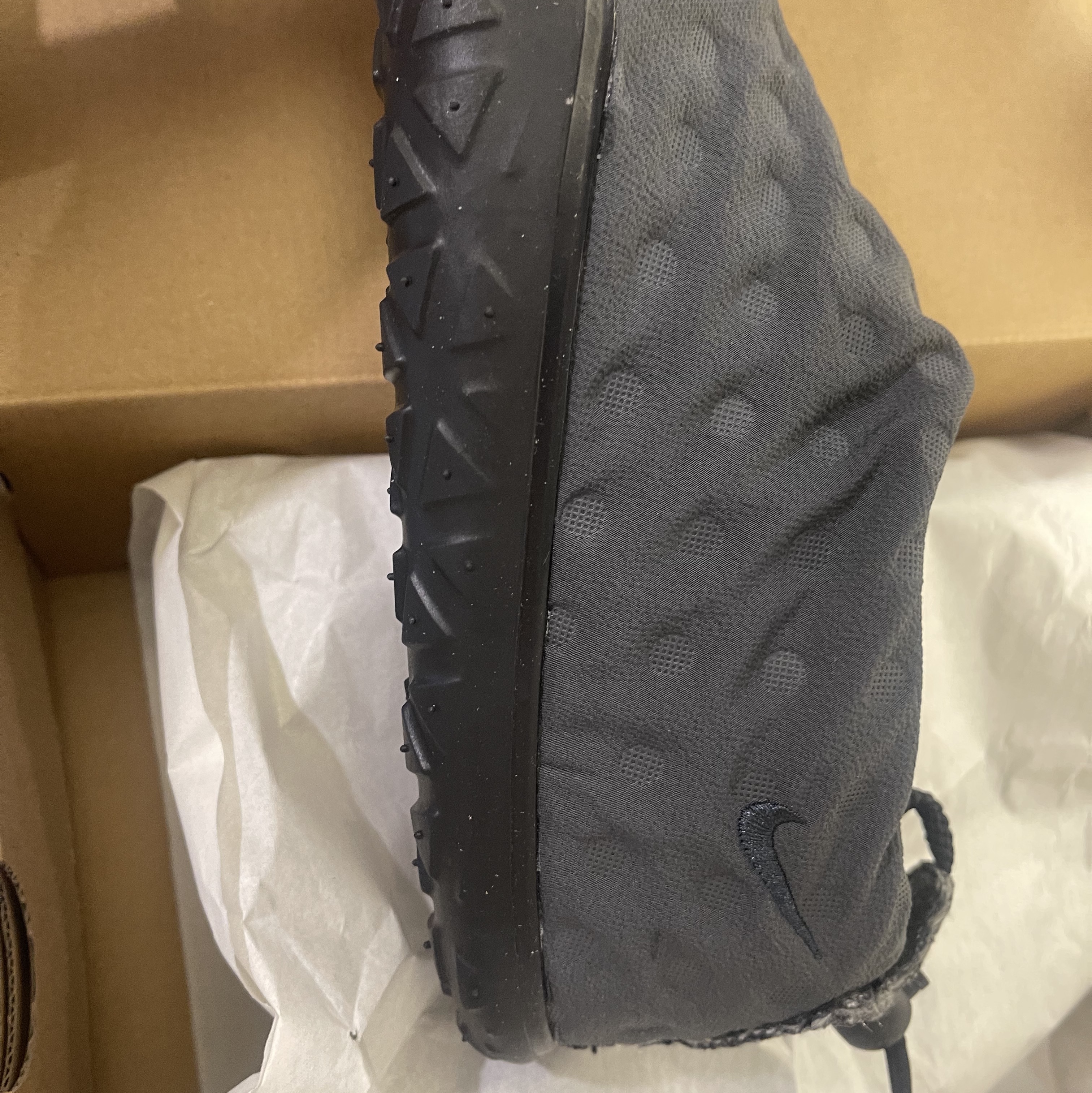 Nike ACG Moc Anthracite 착용 스타일 - 2