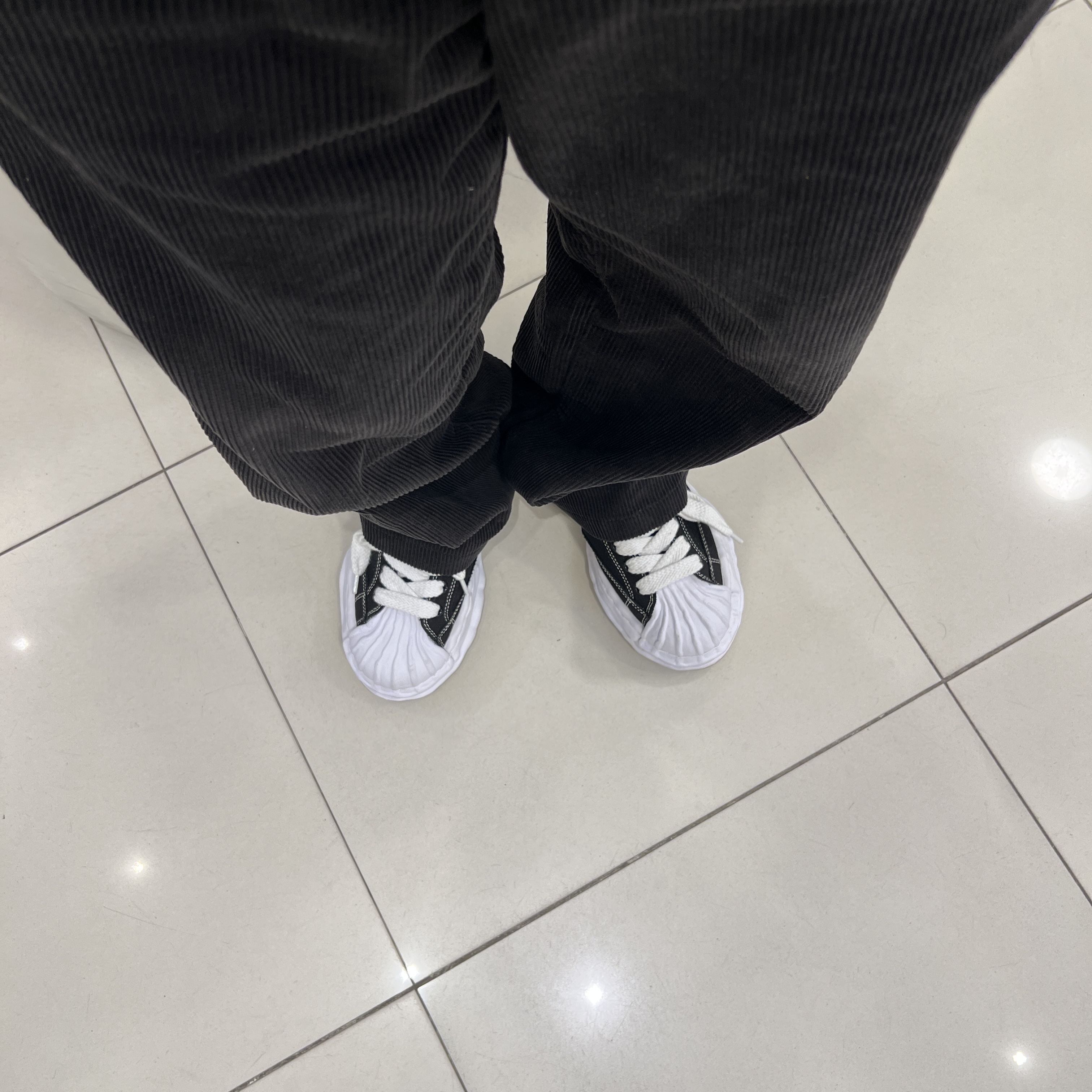 Maison Mihara Yasuhiro Blakey OG Sole Canvas Low-top Sneakers Black White, Nike NRG Solo Swoosh Woven Track Jacket Black - Asia 착용 스타일