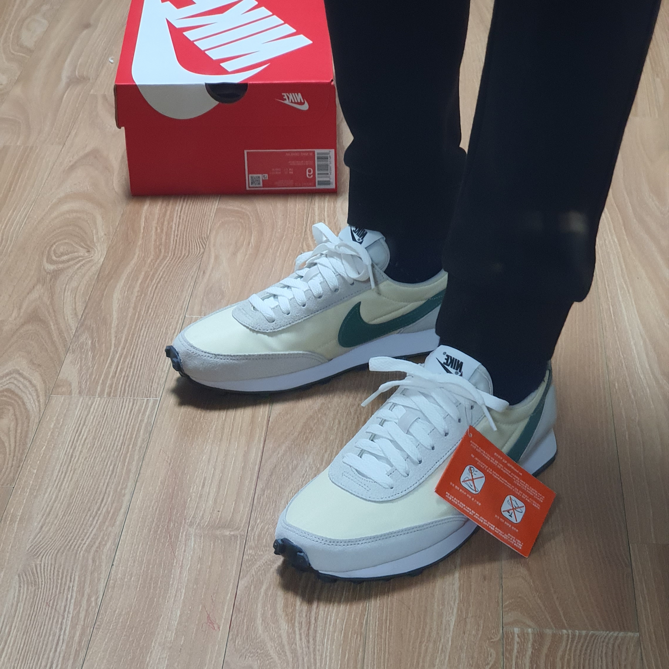 (W) Nike Daybreak Coconut Milk Green 착용 스타일 - 4