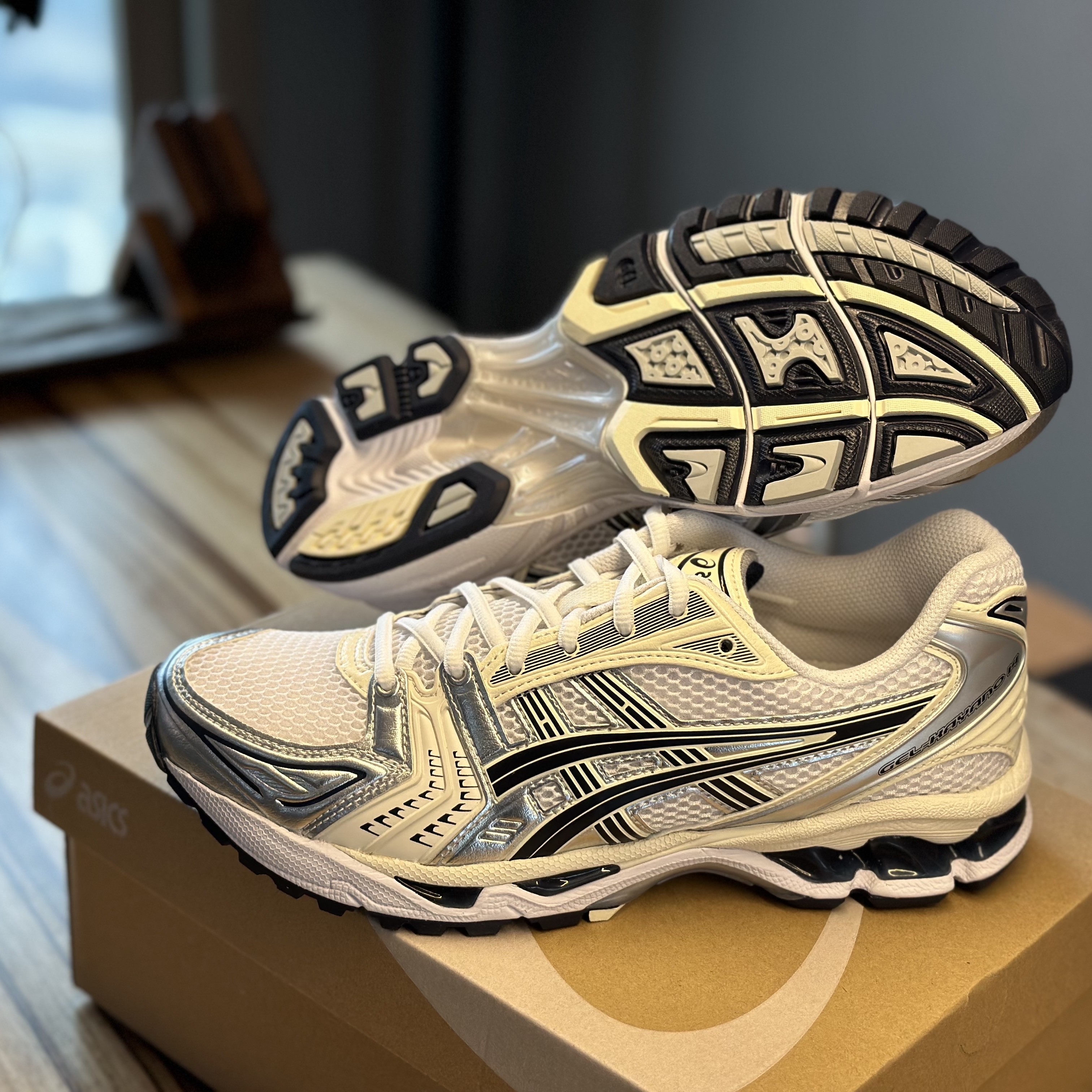 (W) Asics Gel-Kayano 14 White Midnight 착용 스타일 - 2