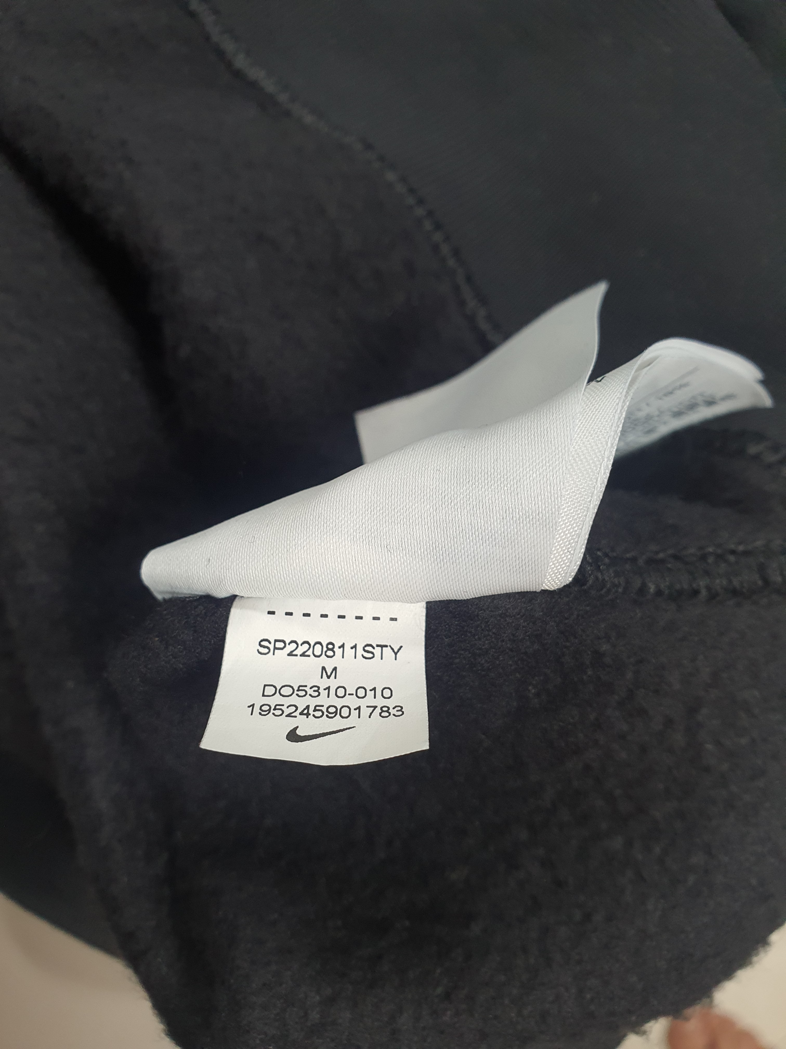 Nike x Stussy NRG Washed Fleece Crewneck Black (DO5310-010) 착용 스타일 - 2