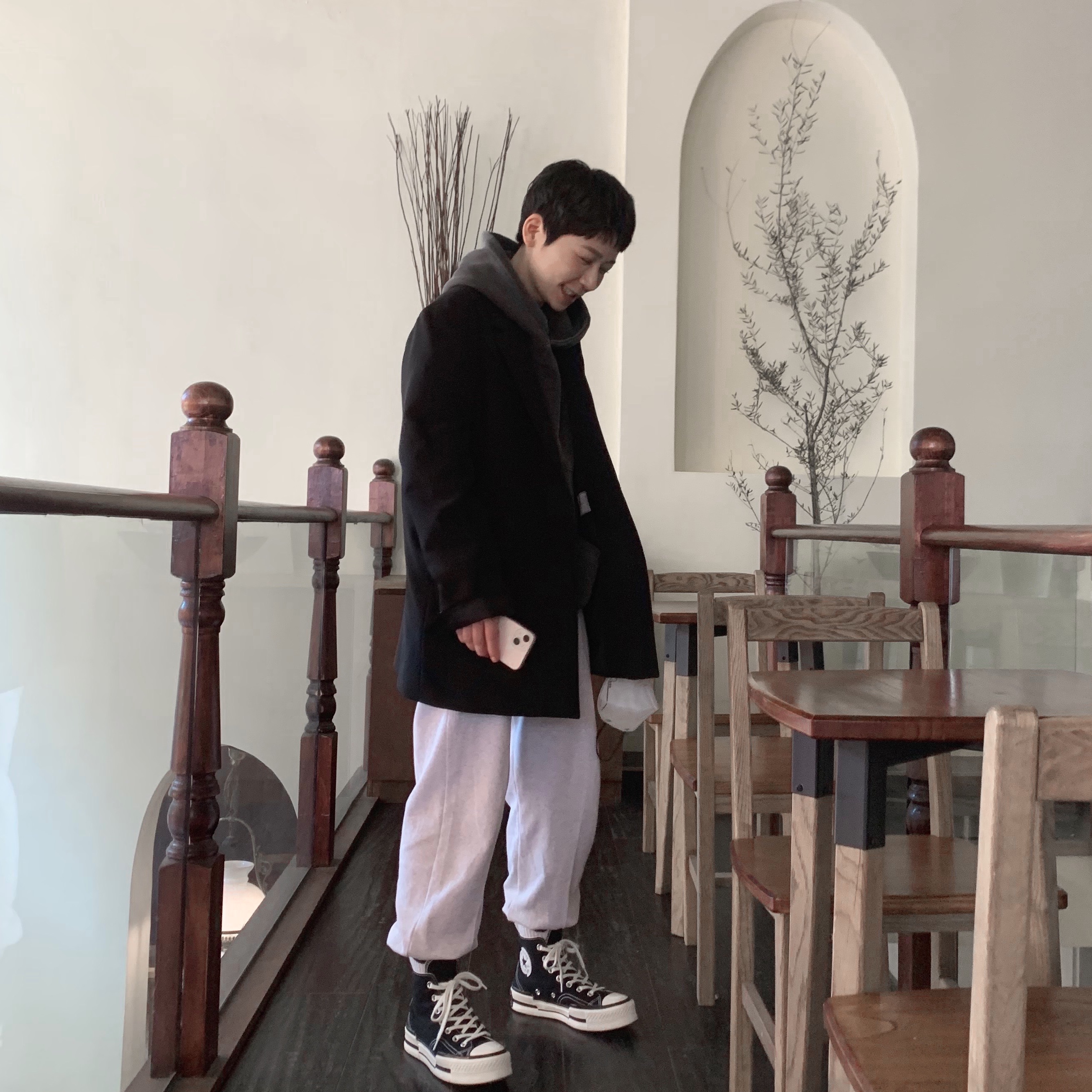 IAB Studio Blocked Pigment Hoodie Black 착용 스타일 - 1