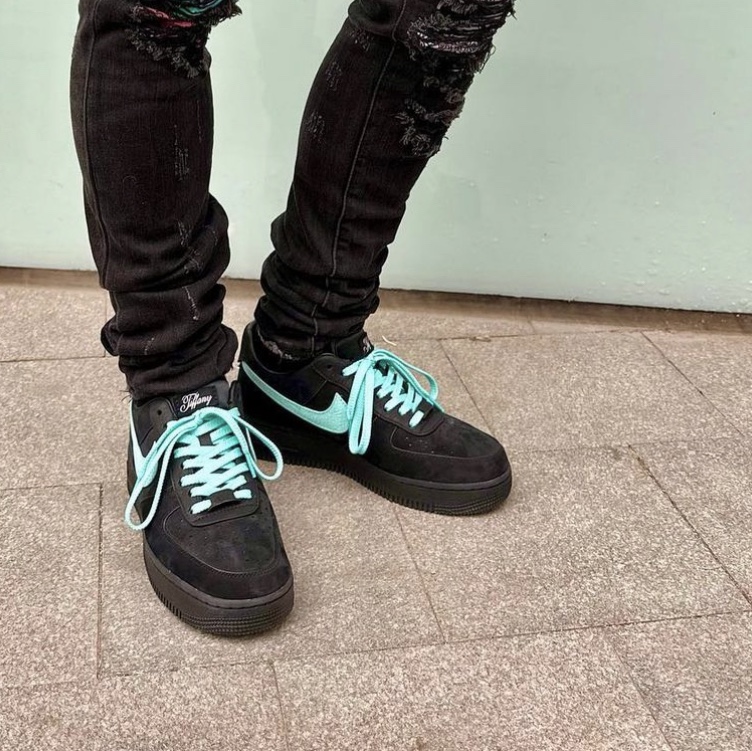 Nike x Tiffany & Co. Air Force 1 Low SP 1837 착용 스타일 - 3