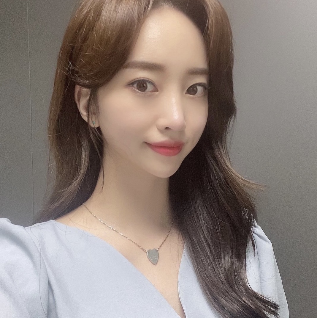 Gucci Trademark Heart Pendant Necklace Silver 착용 스타일