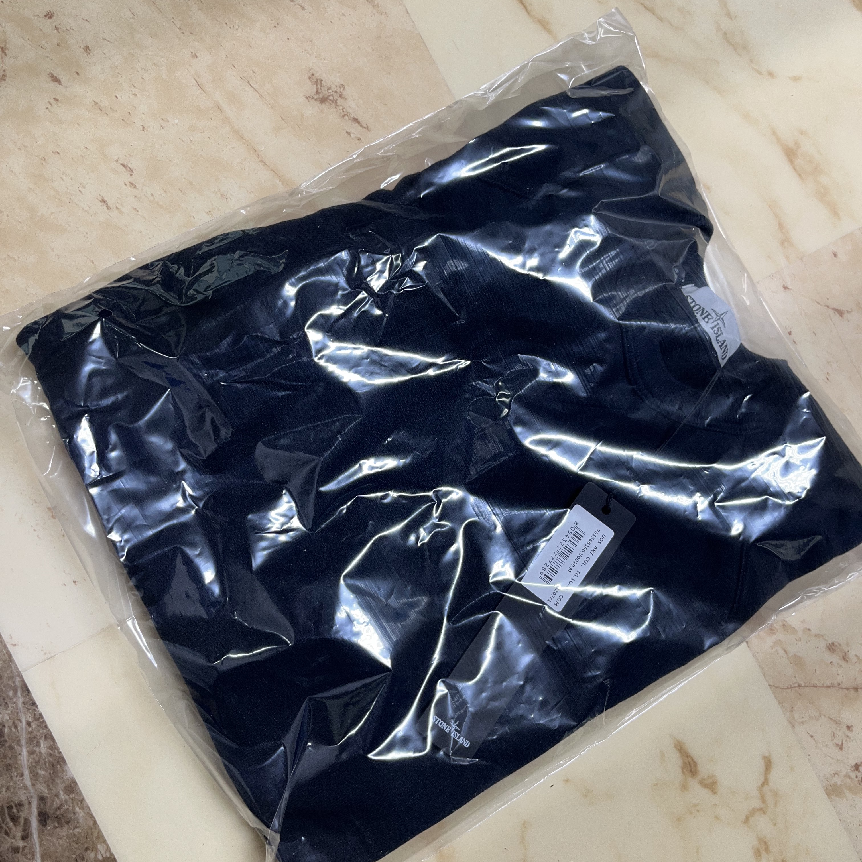 Stone Island 66360 Old Treatment Crewneck Sweatshirt Navy Blue - 23SS 착용 스타일 - 1