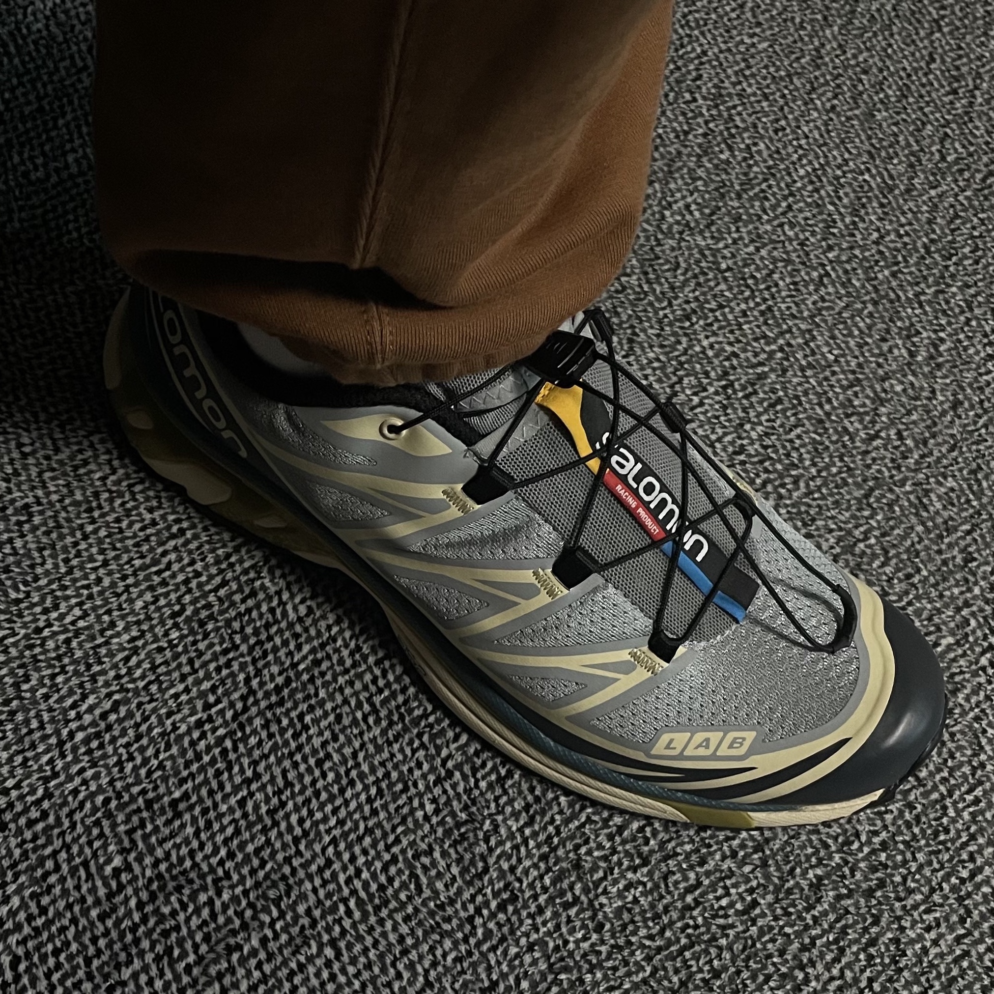 Salomon XT-6 Quarry Bleached Sand 착용 스타일