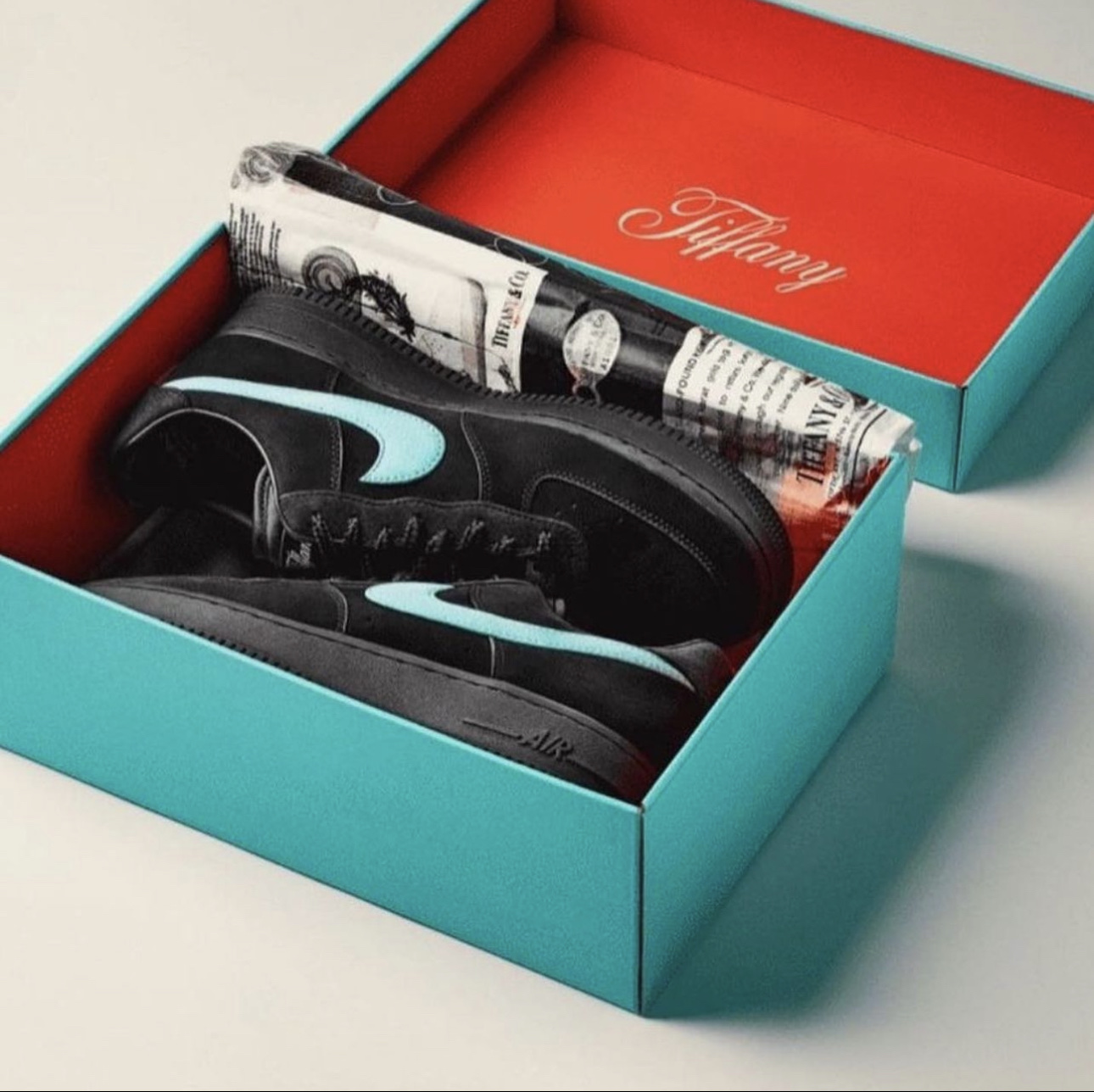 Nike x Tiffany & Co. Air Force 1 Low SP 1837 착용 스타일 - 2