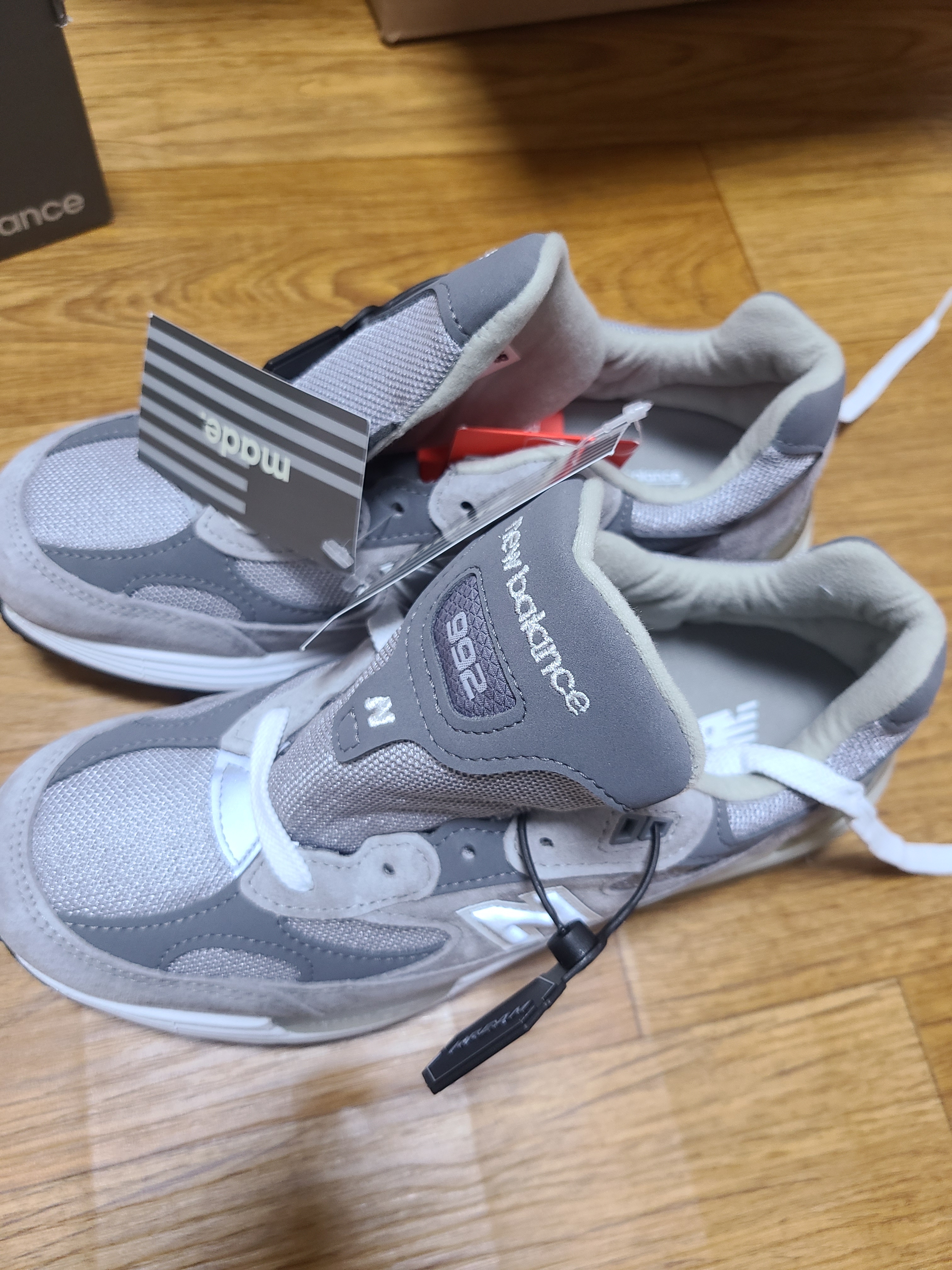 New Balance 992 Made in USA Grey - D Standard 착용 스타일