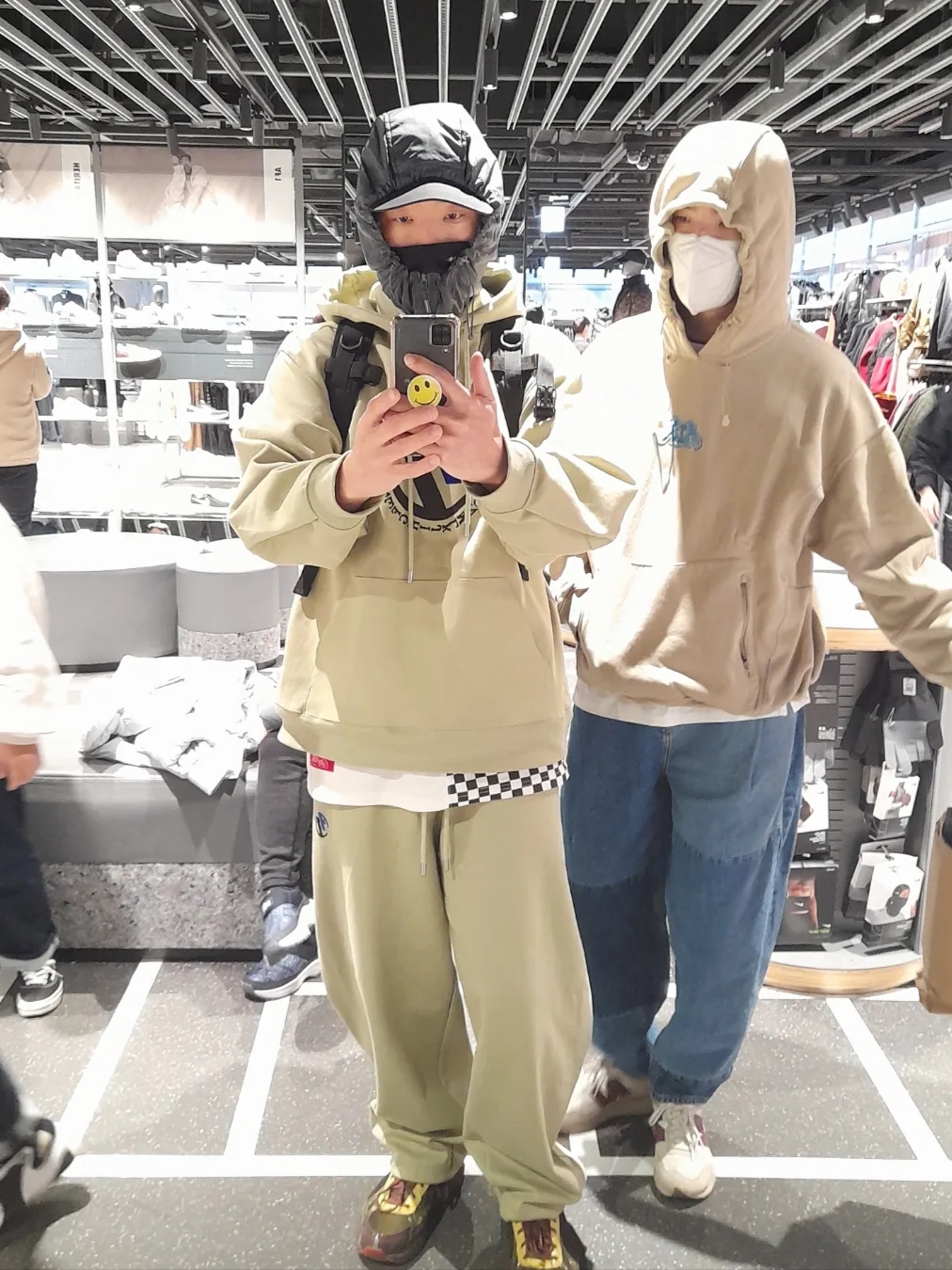 Asics UB4-S Gel-1130 Demitasse, Zara x Ader Error Embroidery Hooded Sweatshirt Light Green 착용 스타일 - 3