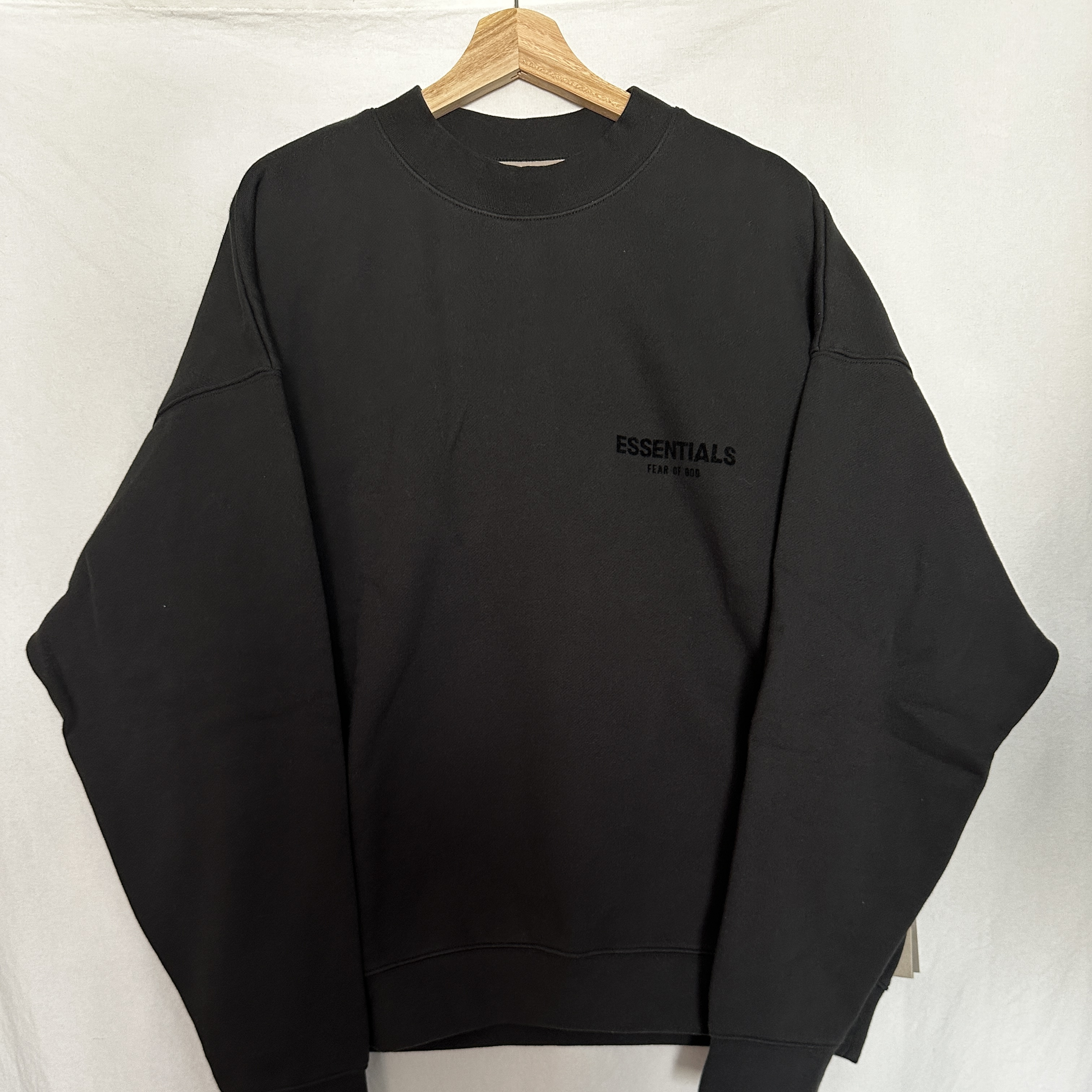 Essentials The Core Collection Crewneck Sweatshirt Stretch Limo 착용 스타일 - 1