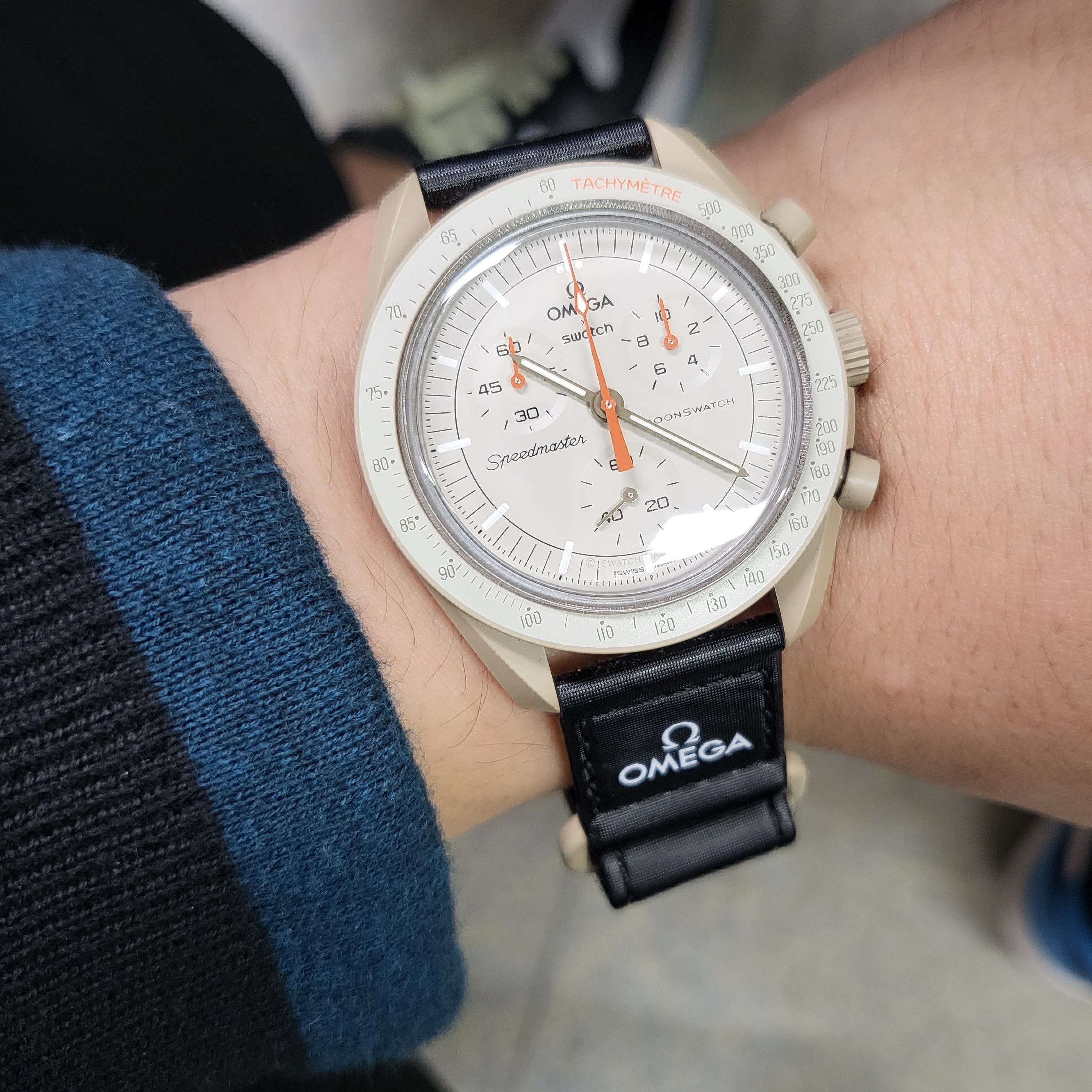 Swatch x Omega Bioceramic MoonSwatch Mission To Jupiter 착용 스타일