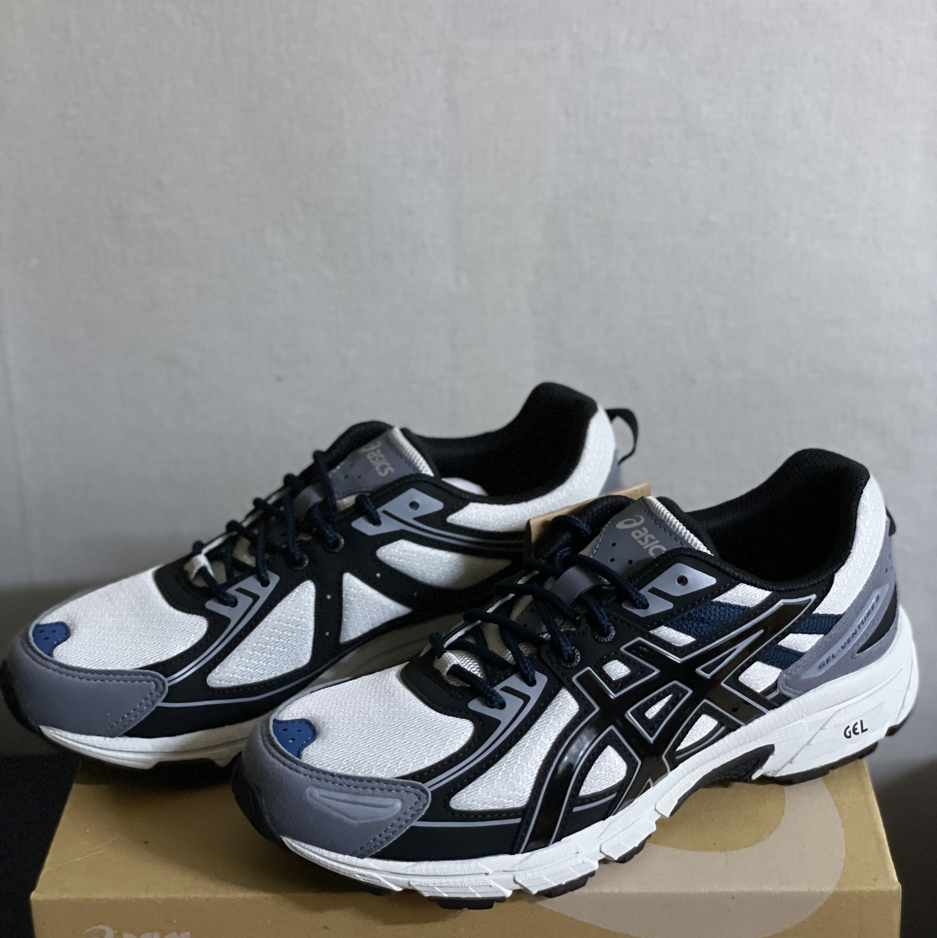 Asics Gel-Venture 6 SPS Glacier Grey 착용 스타일 - 1