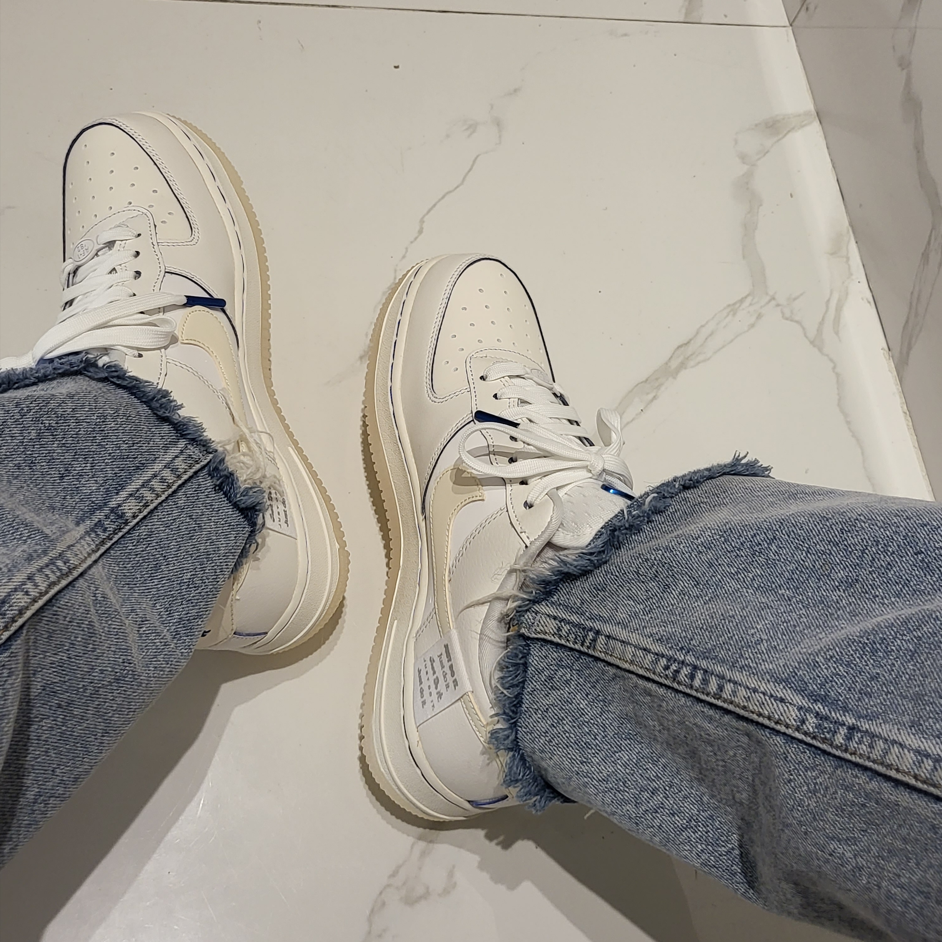 (W) Nike Air Force 1 '07 LX Game Royal Sail 착용 스타일 - 2