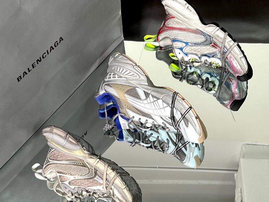 Puma Velophasis Matte Silver Royal Sapphire 착용 스타일 - 4