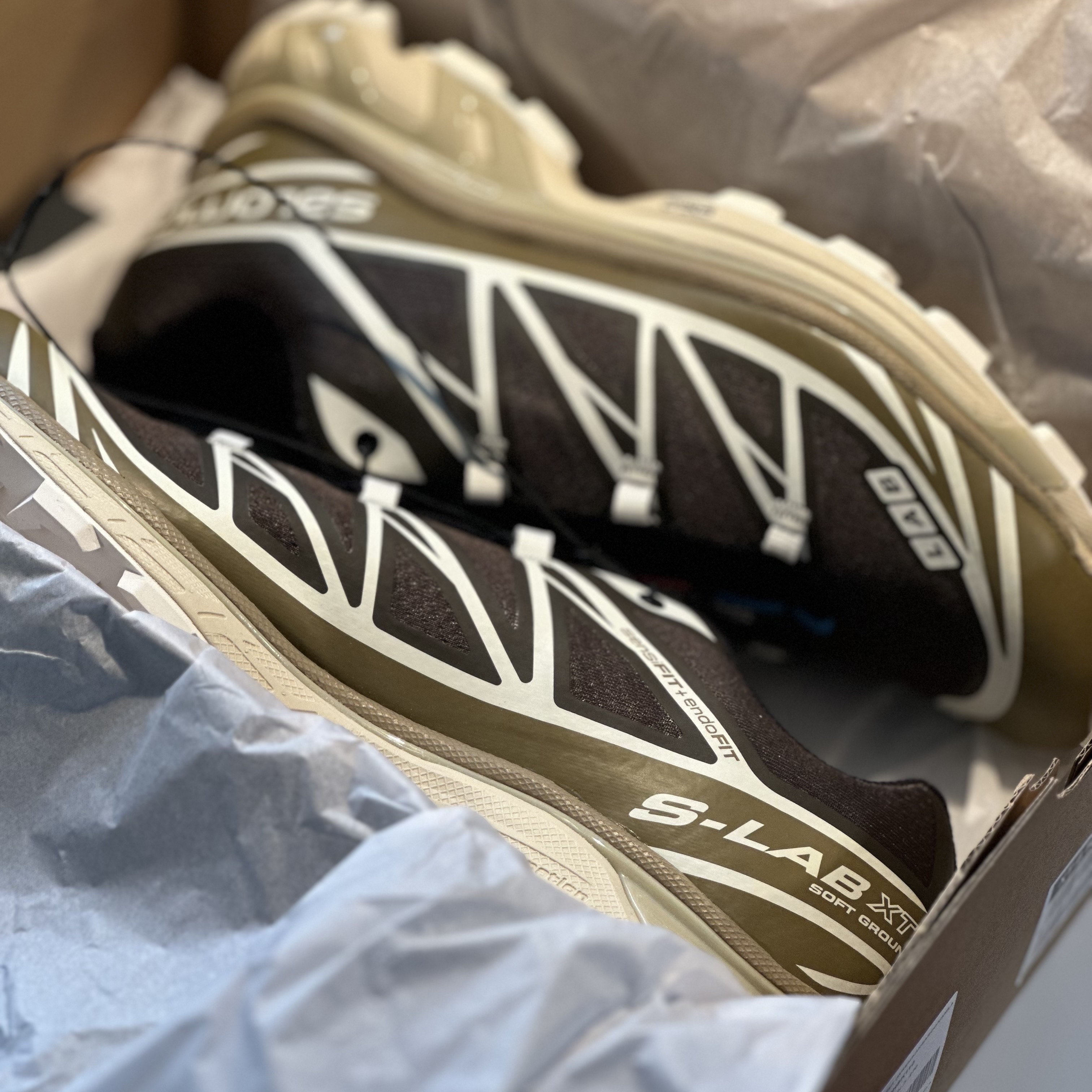 Salomon XT-6 Kangaroo Vanilla Ice 착용 스타일
