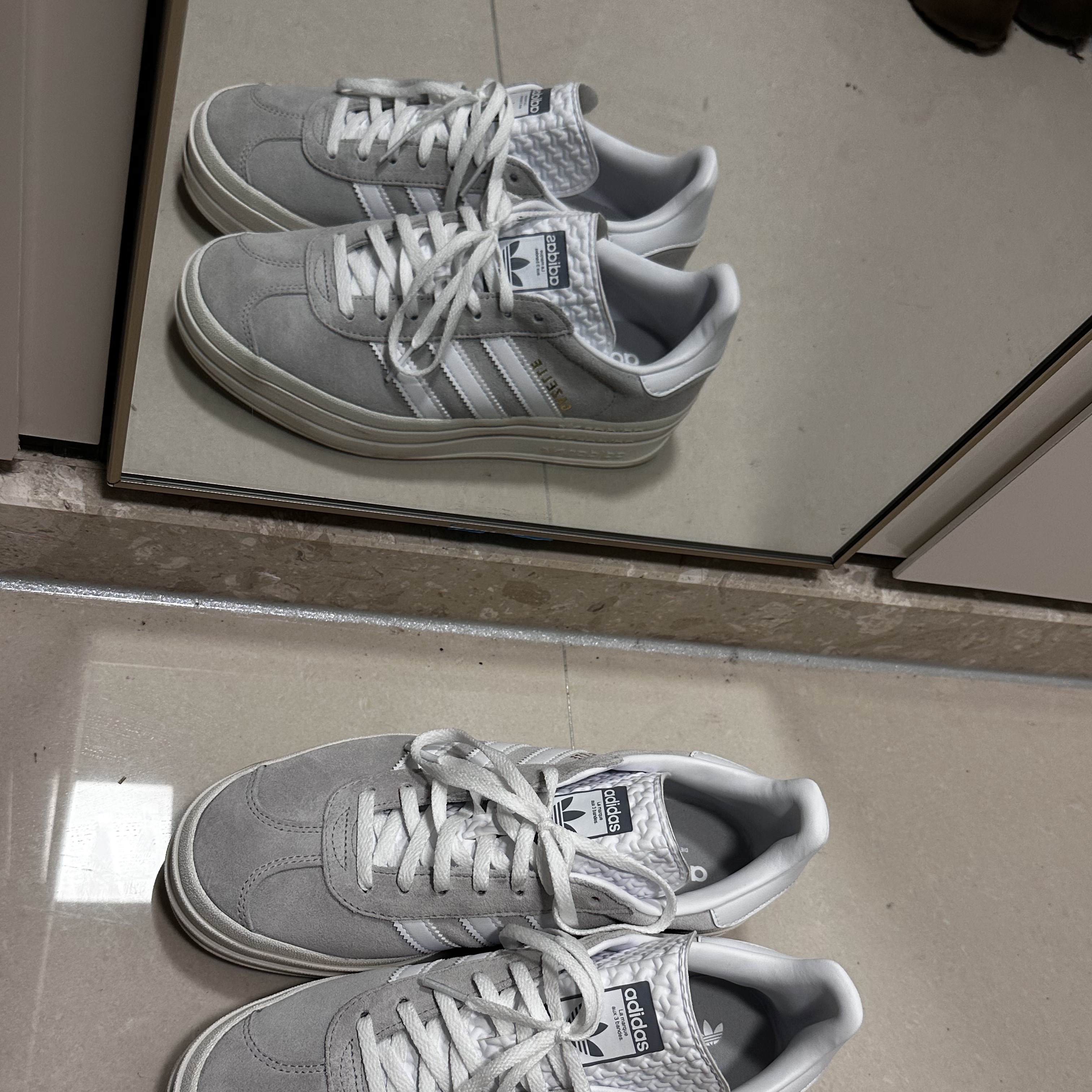 (W) Adidas Gazelle Bold Grey Cloud White 착용 스타일