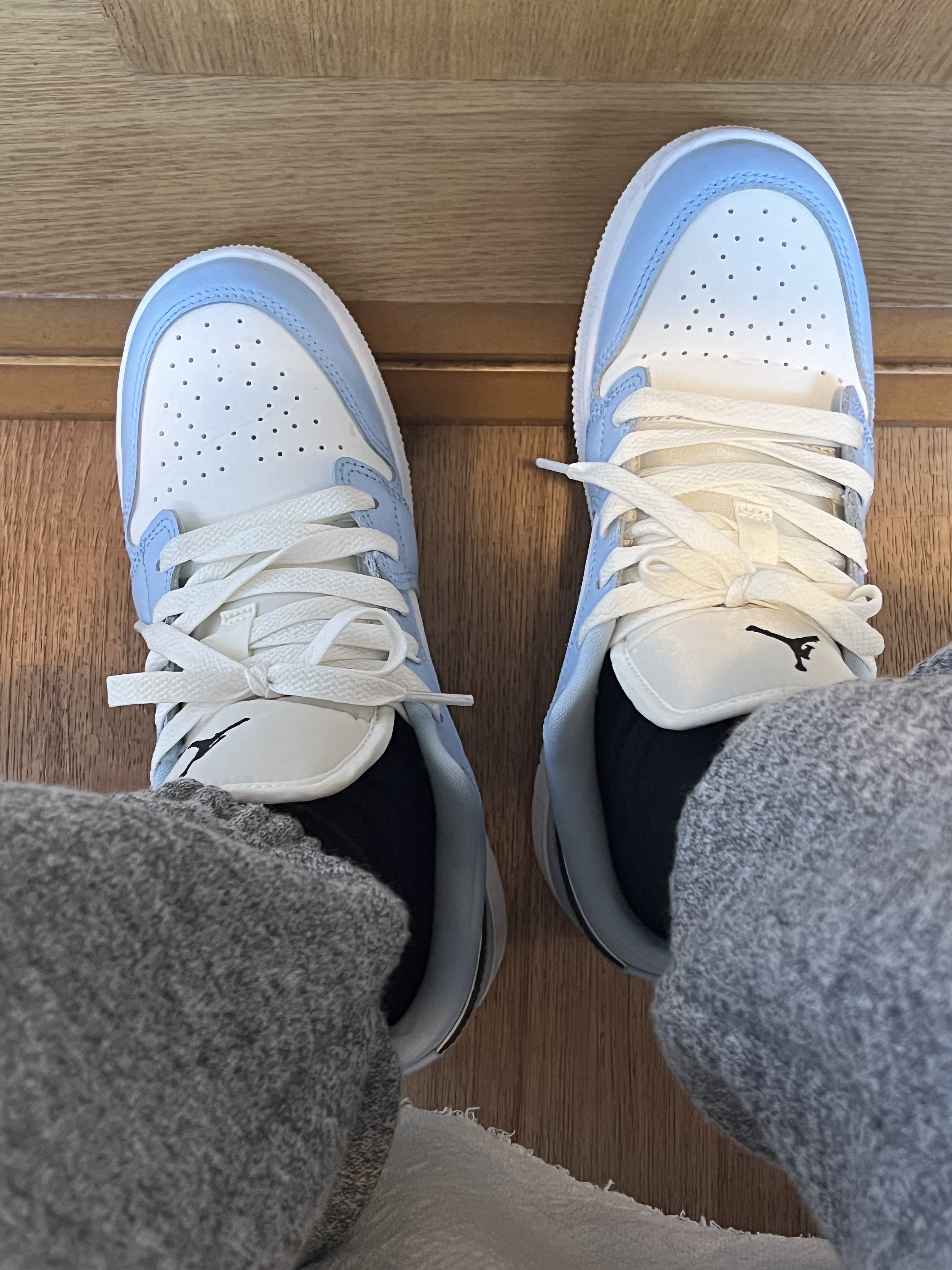 (GS) Jordan 1 Low Ice Blue 착용 스타일 - 2