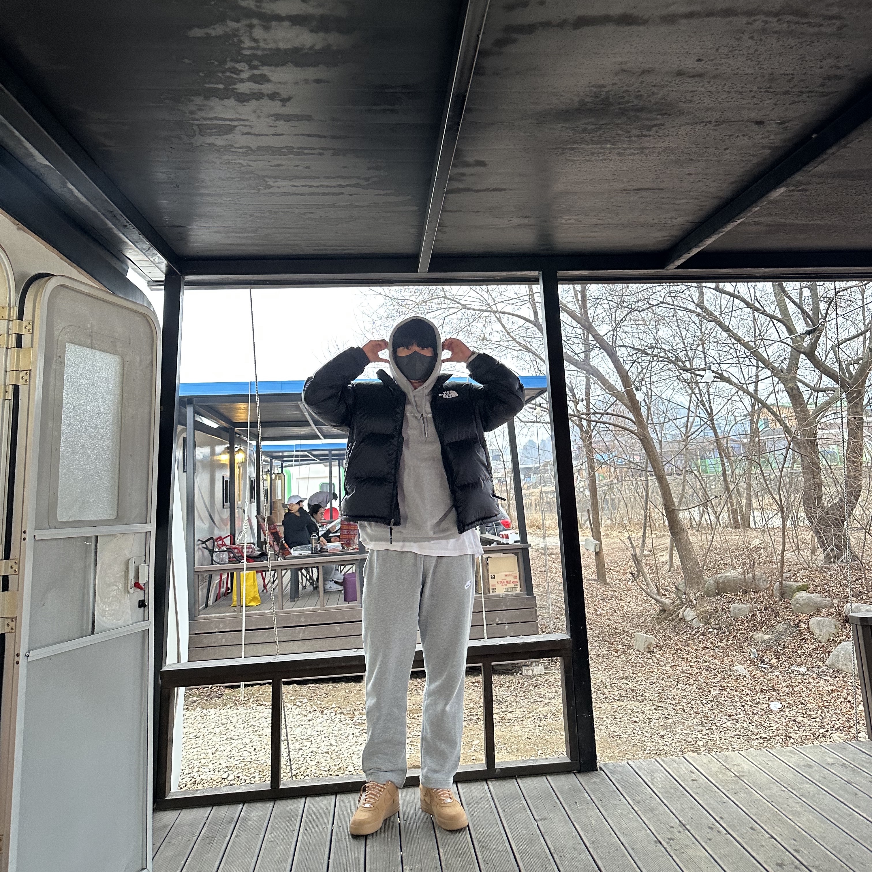 Nike x Supreme Air Force 1 Low Flax, The North Face 1996 Eco Nuptse Jacket Black 착용 스타일