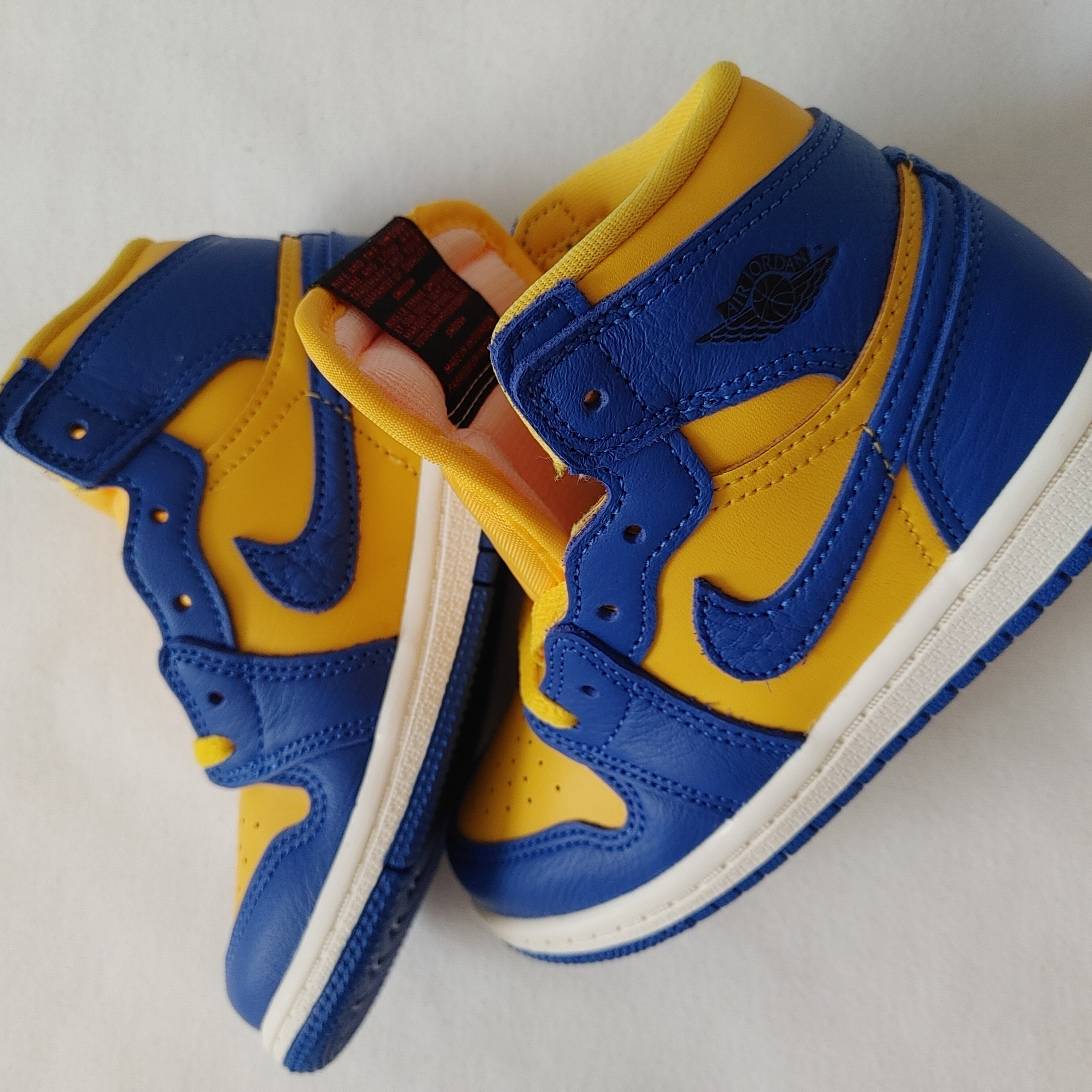 (W) Jordan 1 Retro High OG Game Royal and Varsity Maize 착용 스타일 - 2
