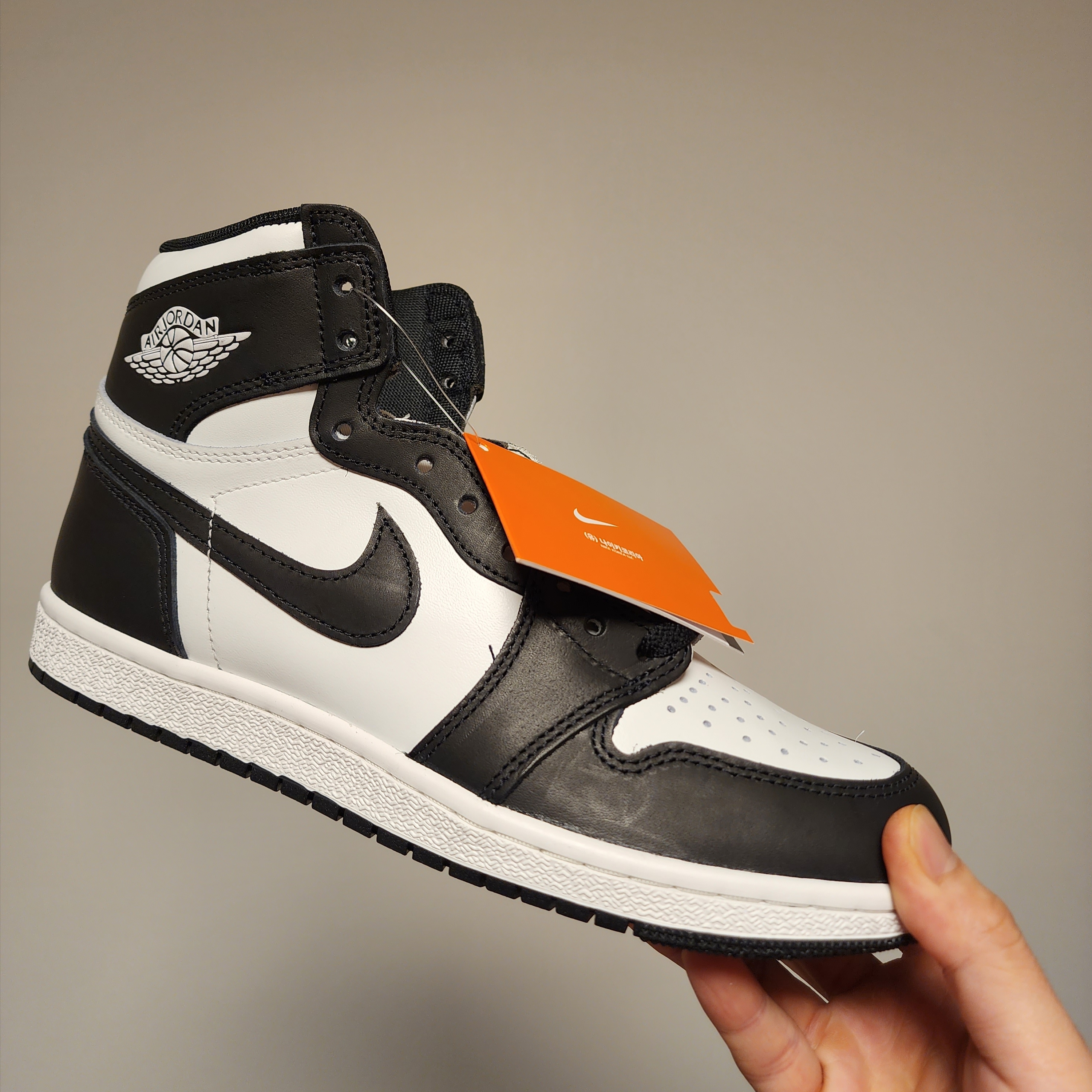 Jordan 1 High 85 Black White 착용 스타일 - 1