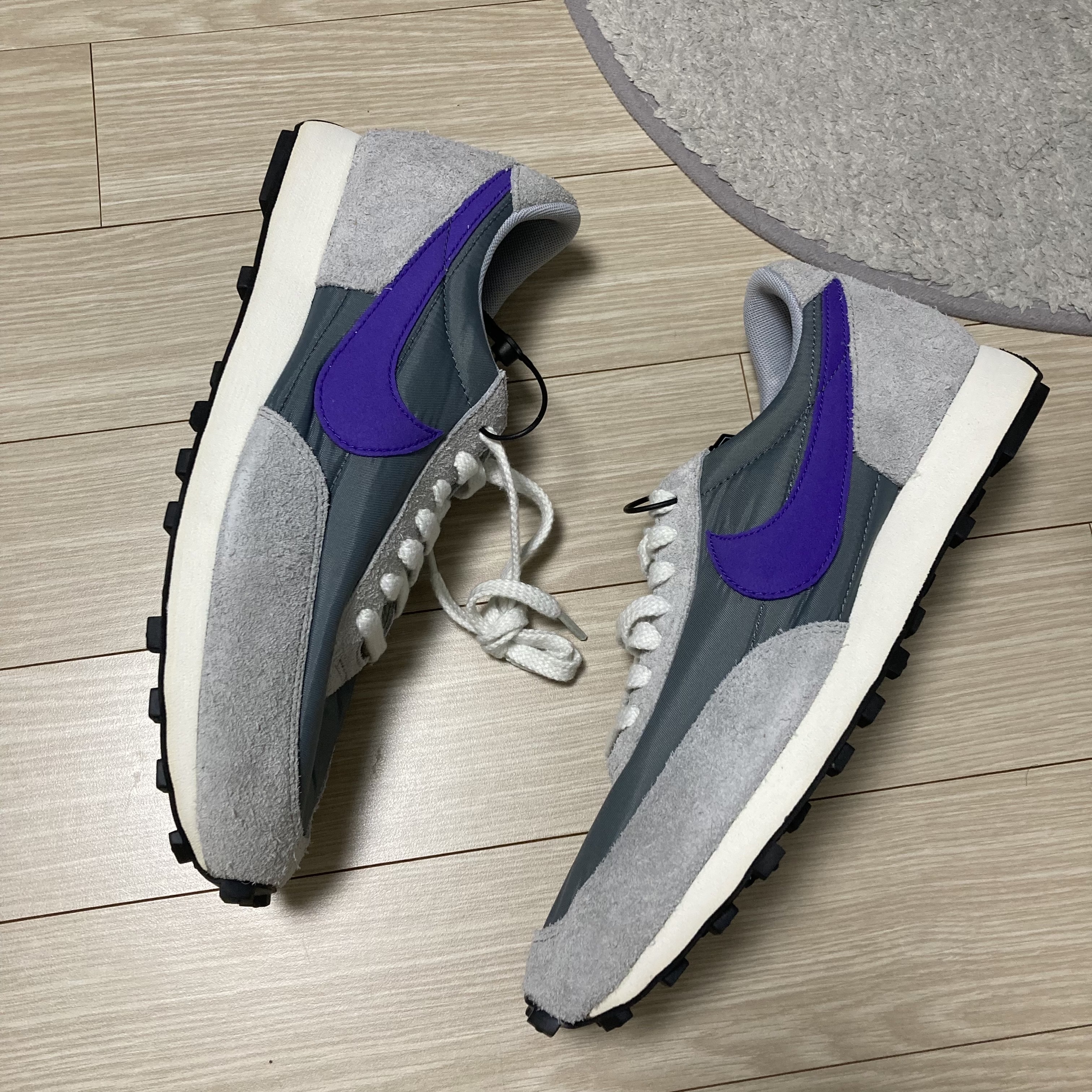 Nike Daybreak SP Cool Grey Hyper Grape 착용 스타일