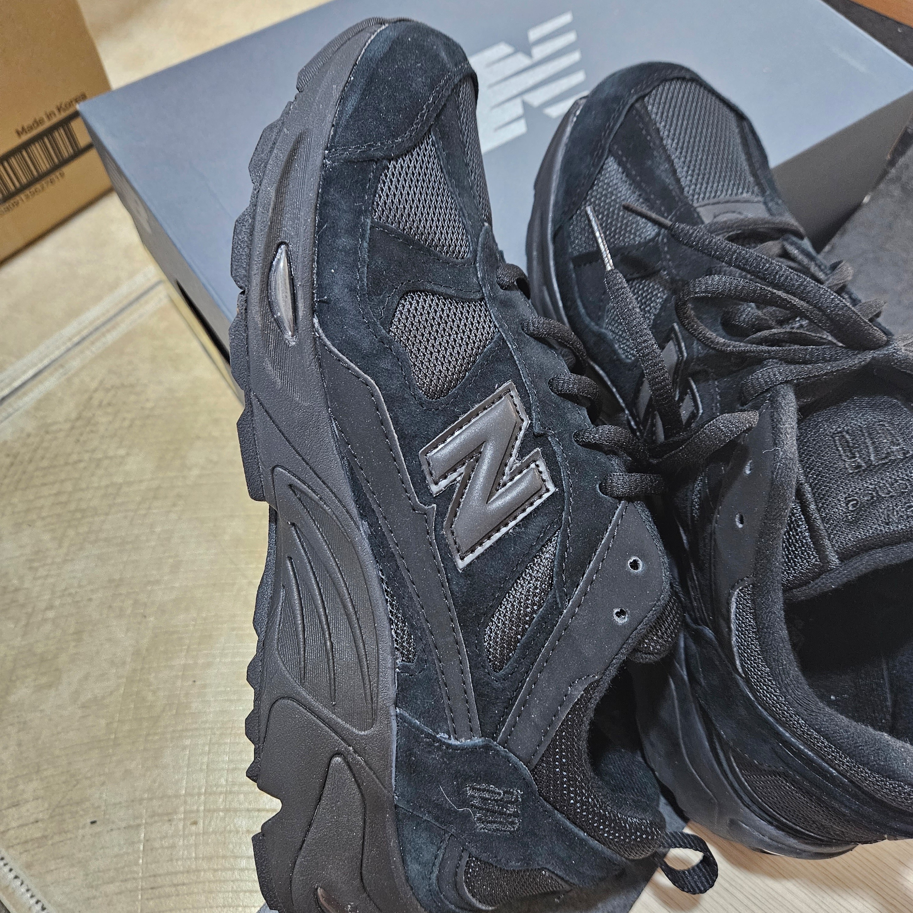 New Balance 878 Triple Black 착용 스타일 - 1