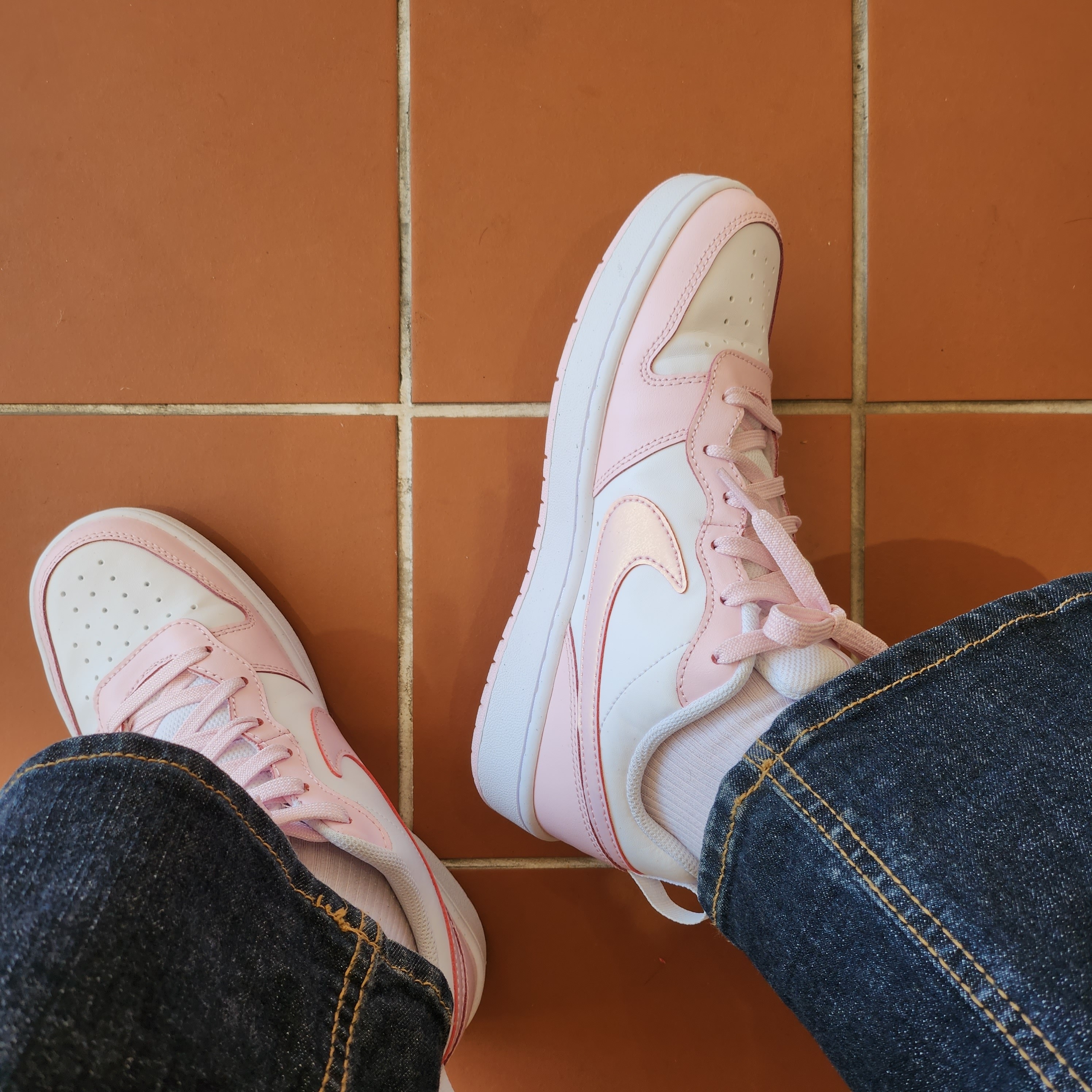 (GS) Nike Court Borough 2 SE White Pink Foam 착용 스타일