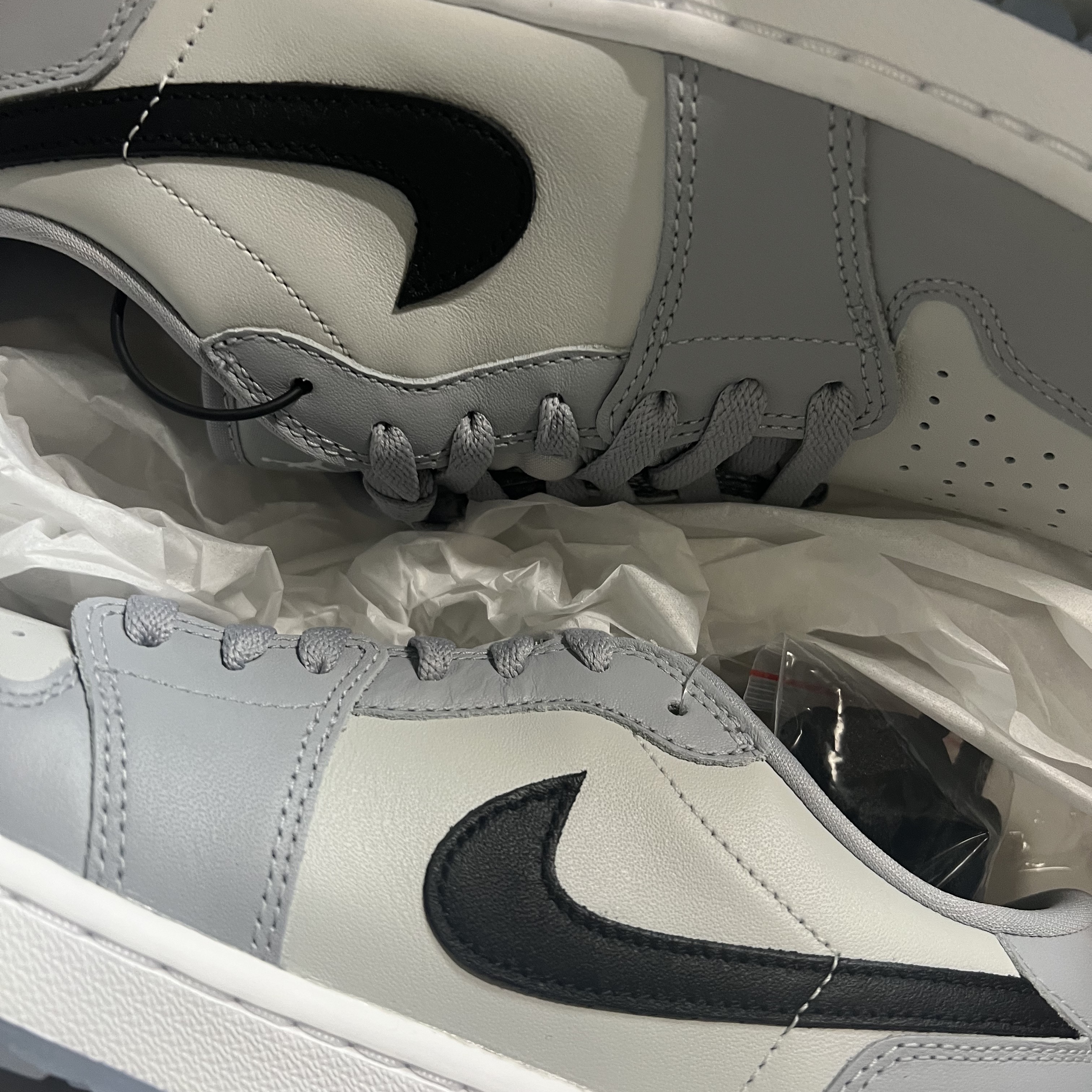 Jordan 1 Low Golf Wolf Grey 착용 스타일