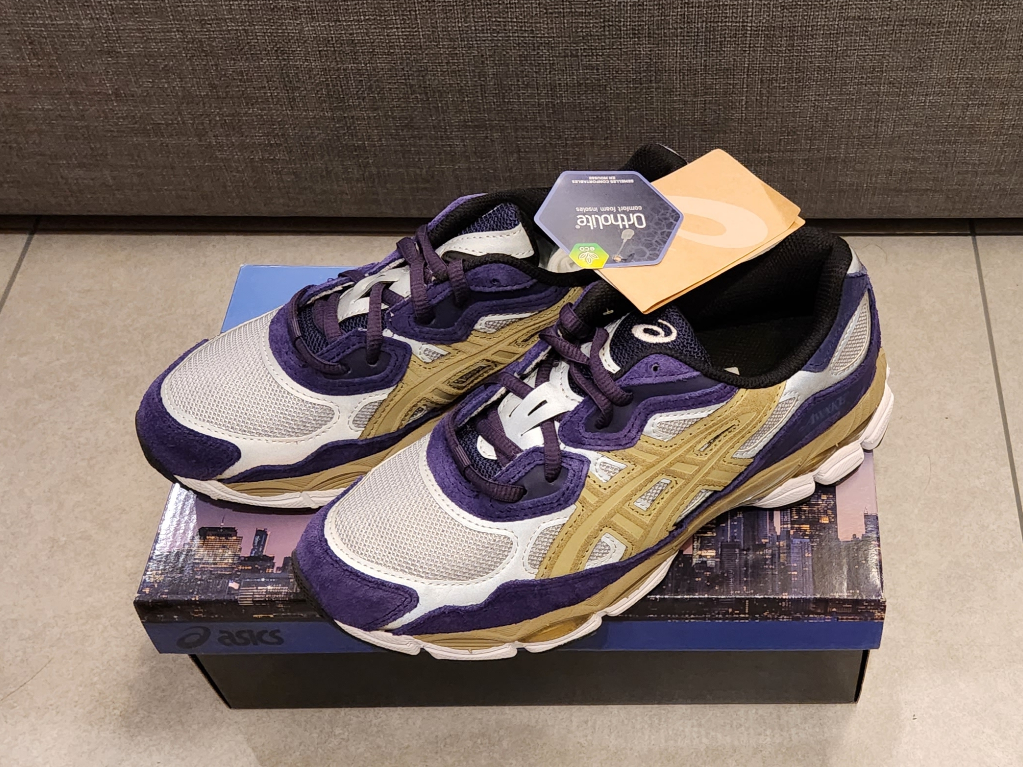 Asics x Awake NY Gel-NYC Pure Silver Gothic Grape 착용 스타일 - 1