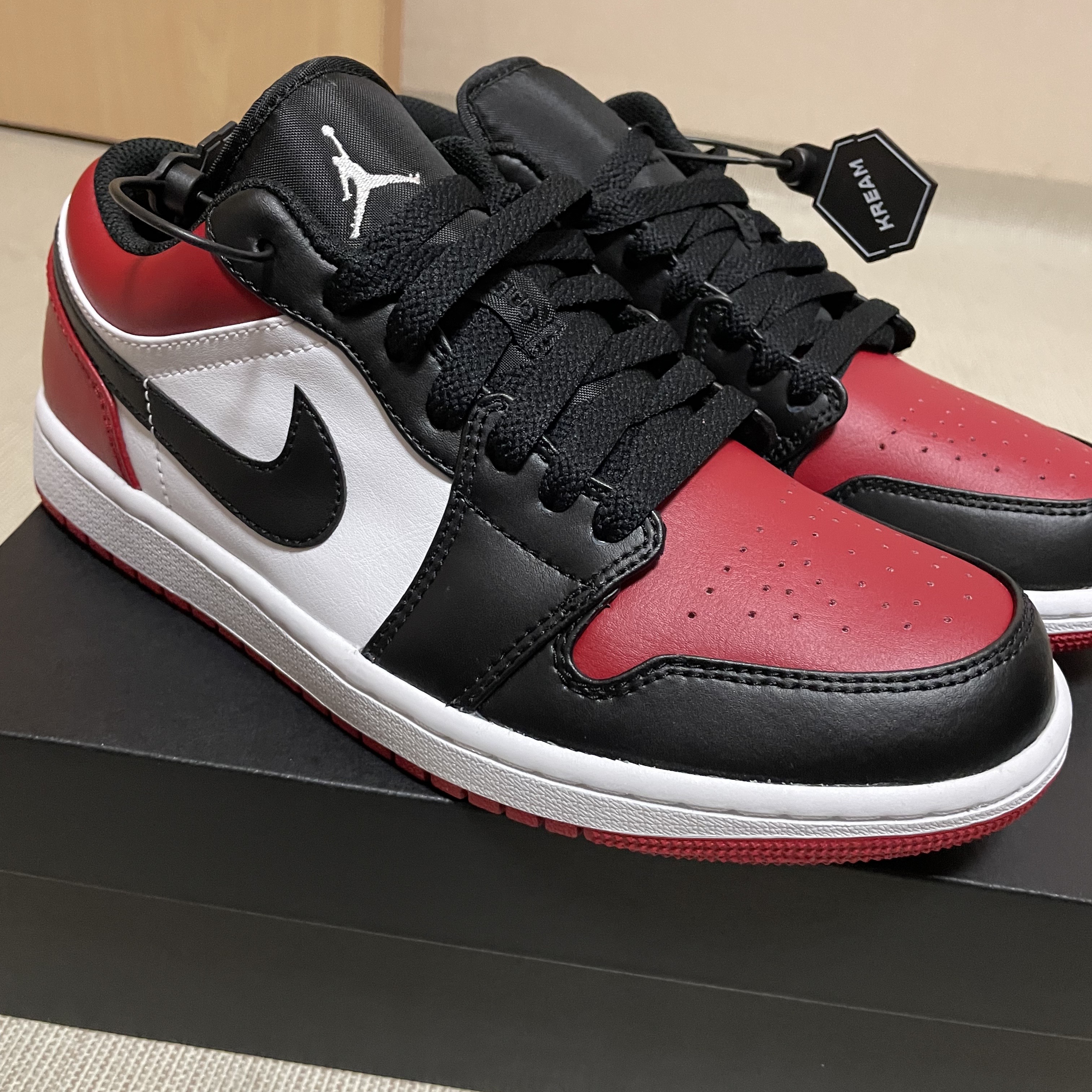 Jordan 1 Low Bred Toe 착용 스타일 - 2